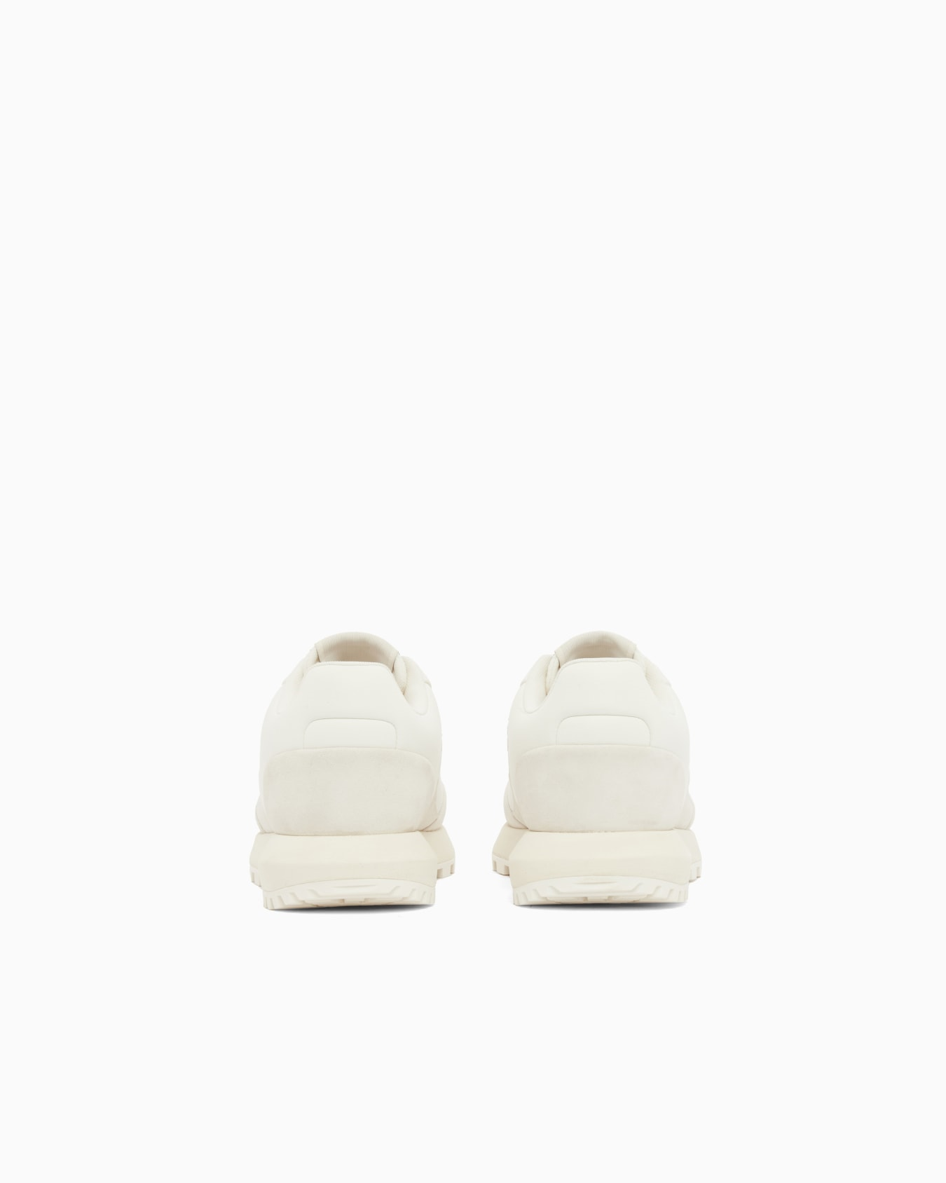 Emporio Armani Emporıo Armani Erkek Süet ve File Detaylı Yuvarlak Burunlu Logo İmzalı Beyaz Sneaker EM004839 AF24321-M0360
