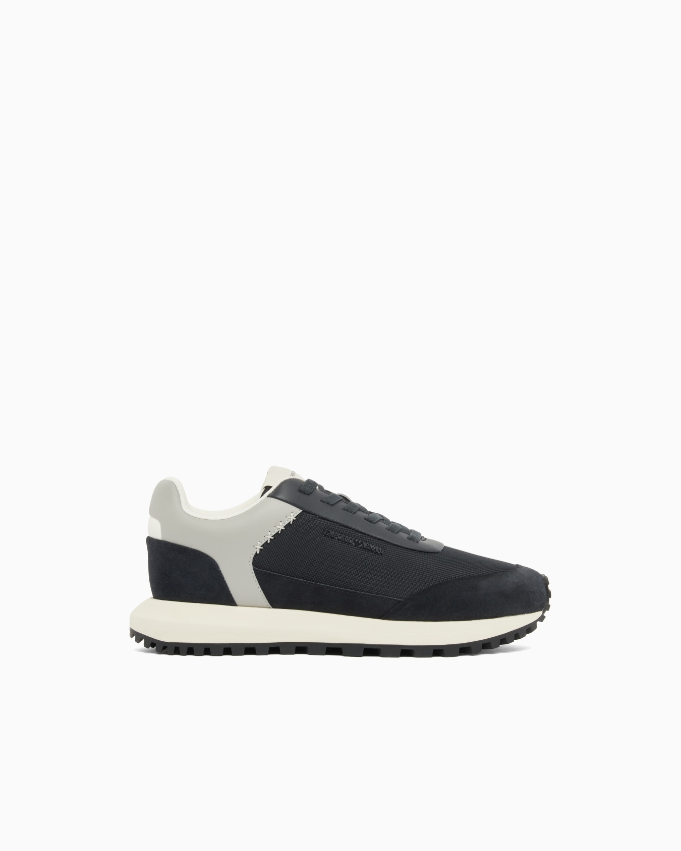 Emporio Armani Emporıo Armani Erkek Süet ve File Detaylı Yuvarlak Burunlu Logo İmzalı Lacivert Sneaker EM004839 AF24321-MB617