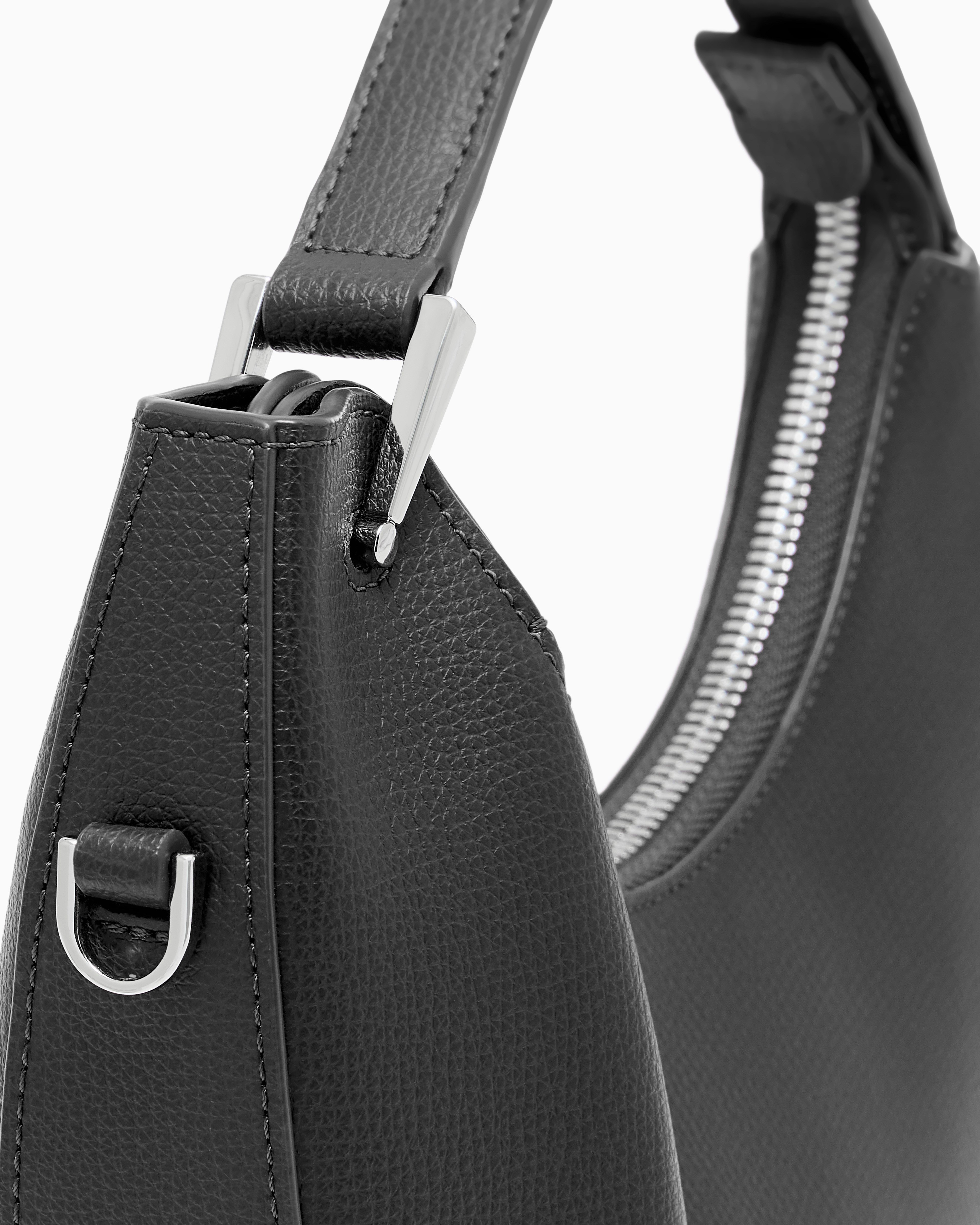 Emporio Armani Emporıo Armani Kadın Çıkarılabilir Omuz Askılı Dokulu Deri Yüzeyli Mini Siyah Omuz Çantası EW005671 AF29459-UC001
