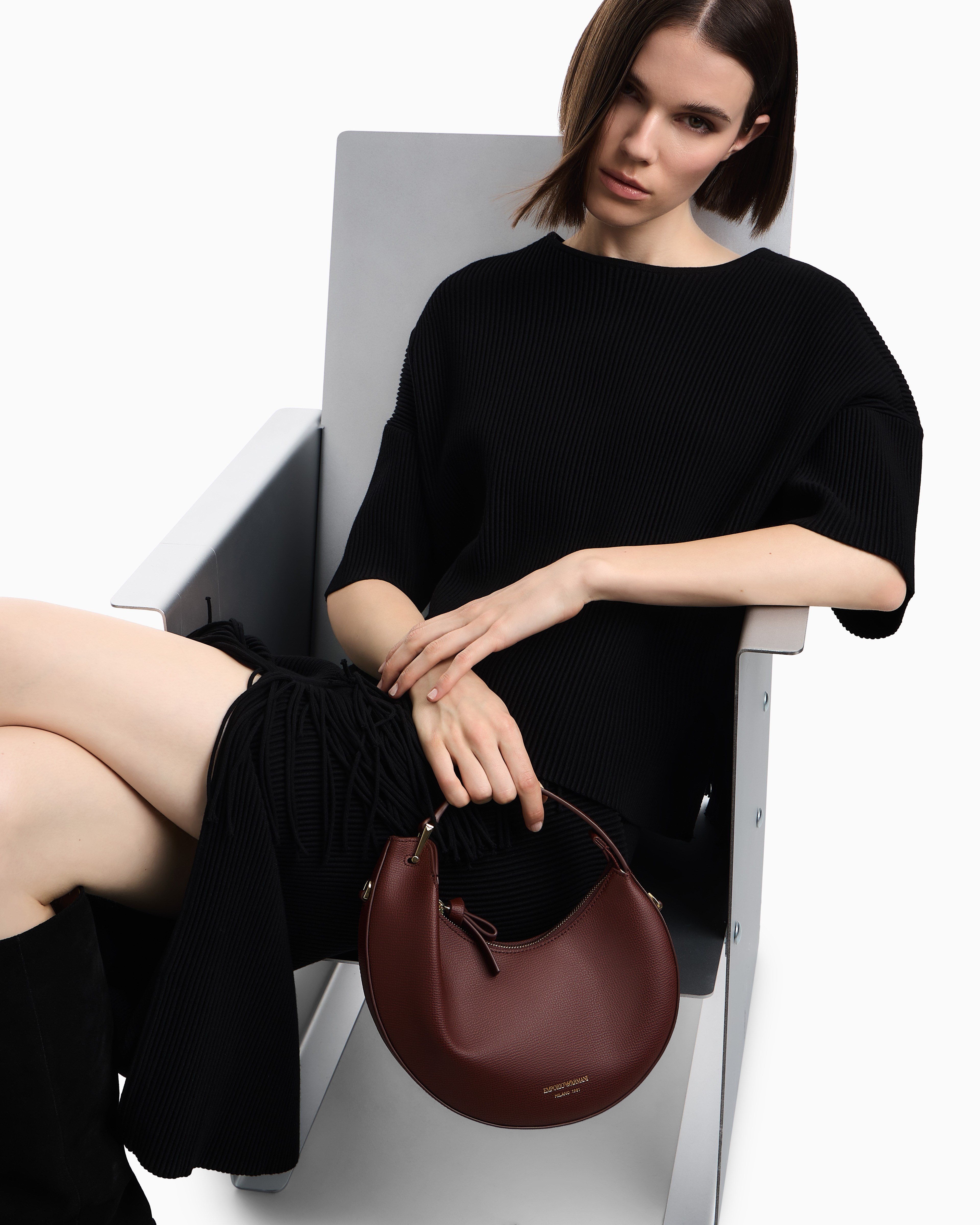 Emporio Armani Emporıo Armani Kadın Çıkarılabilir Omuz Askılı Dokulu Deri Yüzeyli Mini Bordo Omuz Çantası EW005671 AF29459-U6017