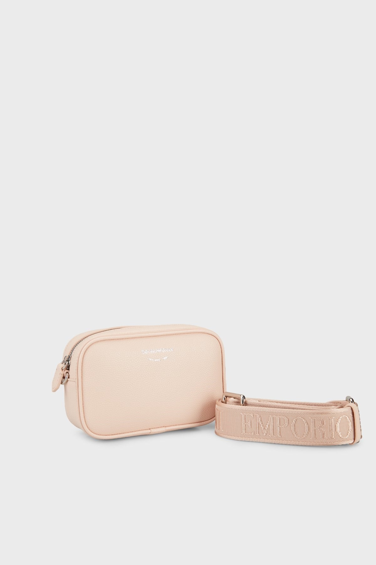 Emporio Armani Emporıo Armani Kadın Deri Tek Fermuar Kapamalı Askı Marka Yazı Desenli Kahverengi Omuz Çantası EW000537 AF12036-M1332