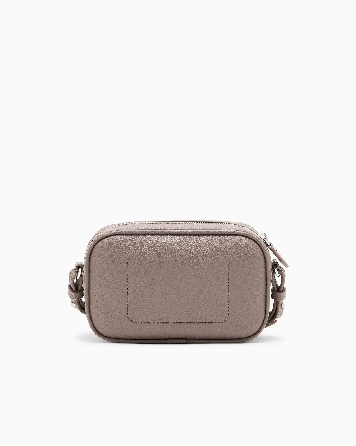 Emporio Armani Emporıo Armani Kadın Deri Tek Fermuar Kapamalı Askı Marka Yazı Desenli Bej Omuz Çantası EW000537 AF12036-M1057