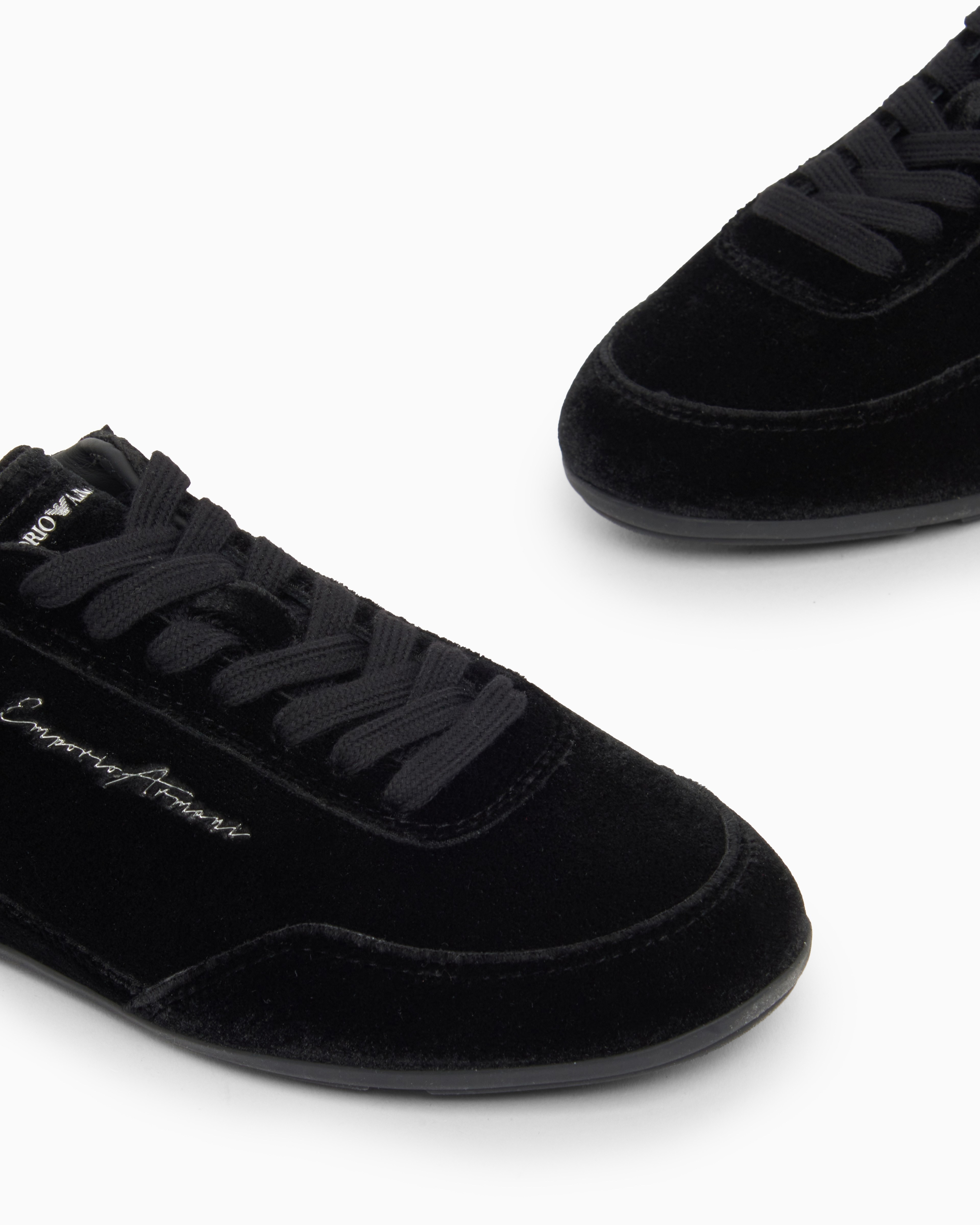 Emporio Armani Emporıo Armani Kadın Düşük Bilekli Logo Detaylı Kadife Siyah Sneaker EW005078 AF14380-UC001