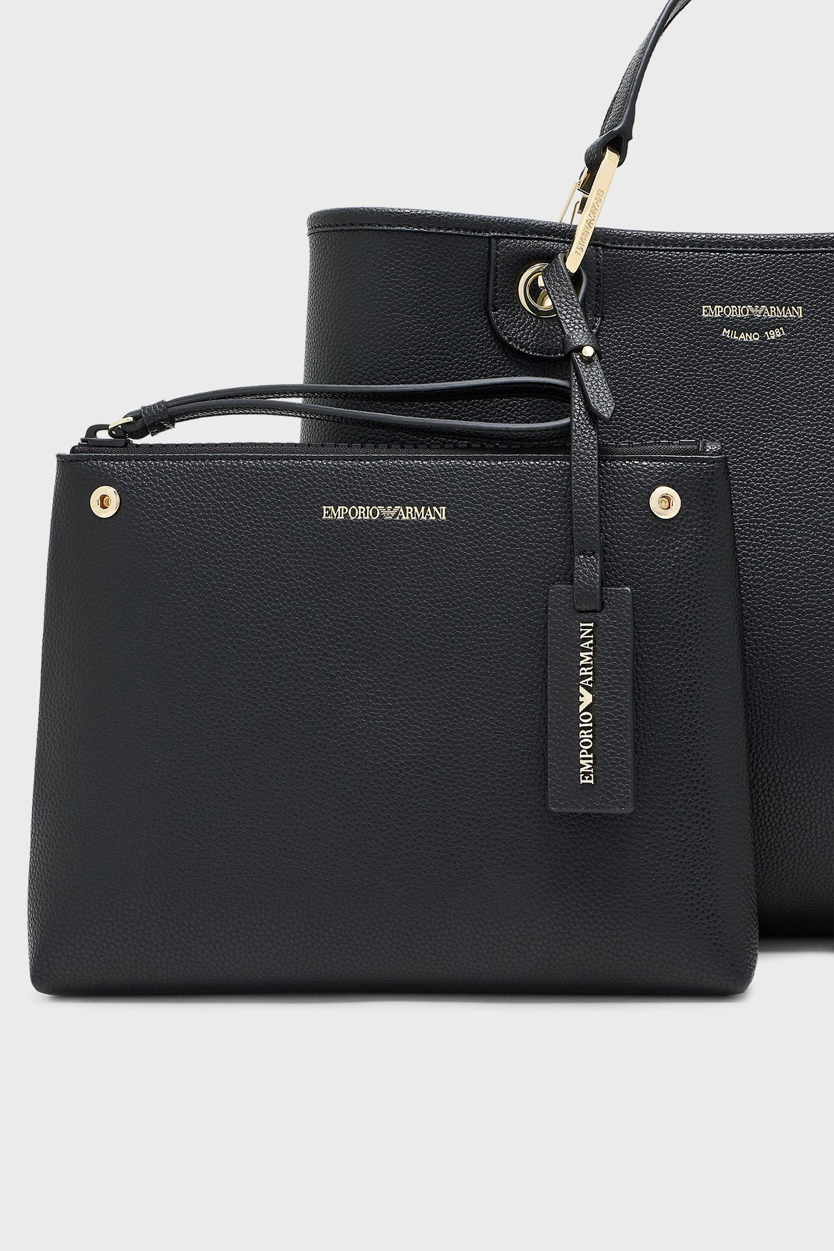 Emporio Armani Emporıo Armani Kadın Fermuar Kapama Deri Askısı Logo Desenli Ayarlanabilir Siyah Omuz Çantası EW000360 AF12103-MC032