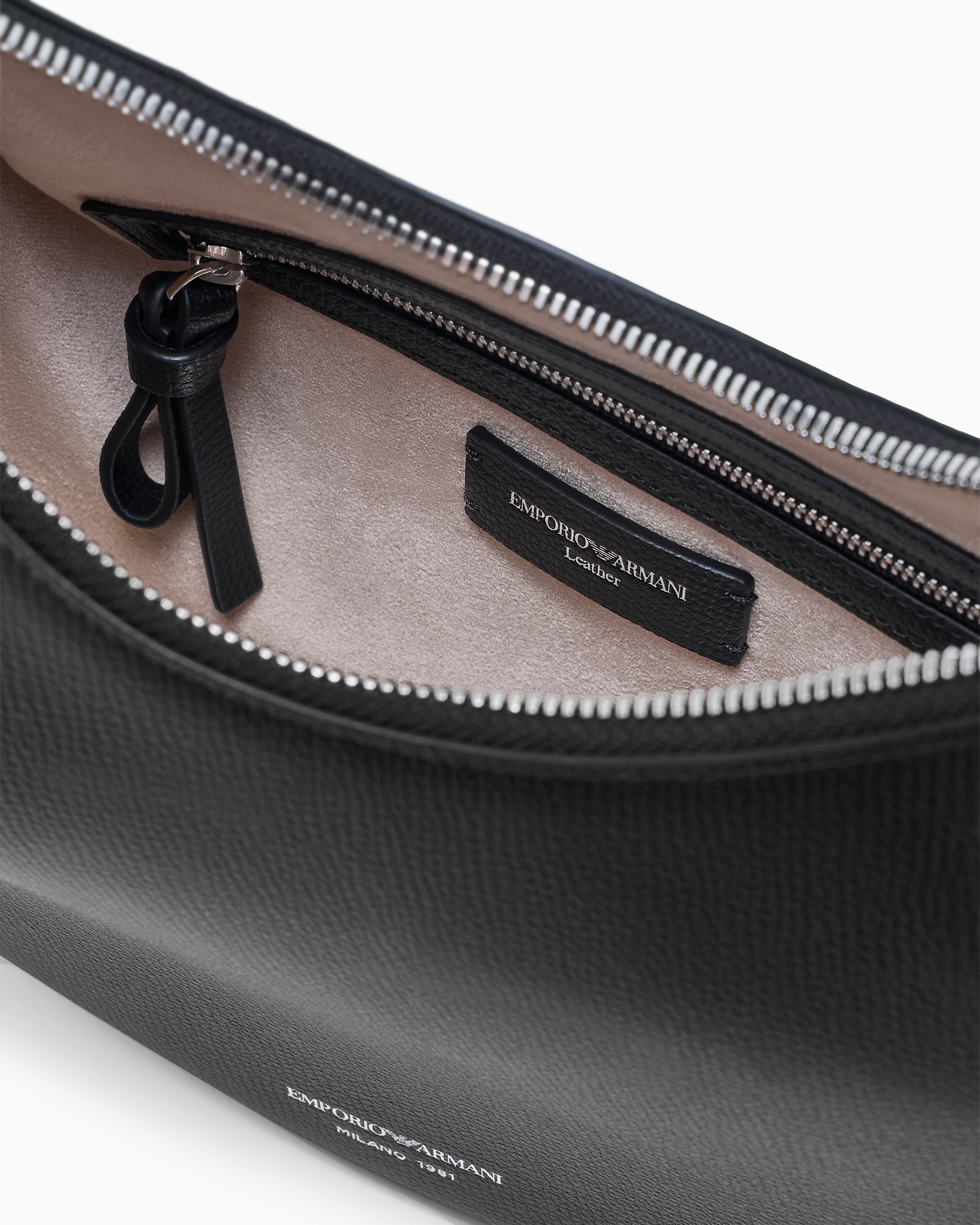 Emporio Armani Emporıo Armani Kadın Kalın Kısa Kulp Deri Fermuar Kapama Siyah Omuz Çantası EW005754 AF29459-UC001