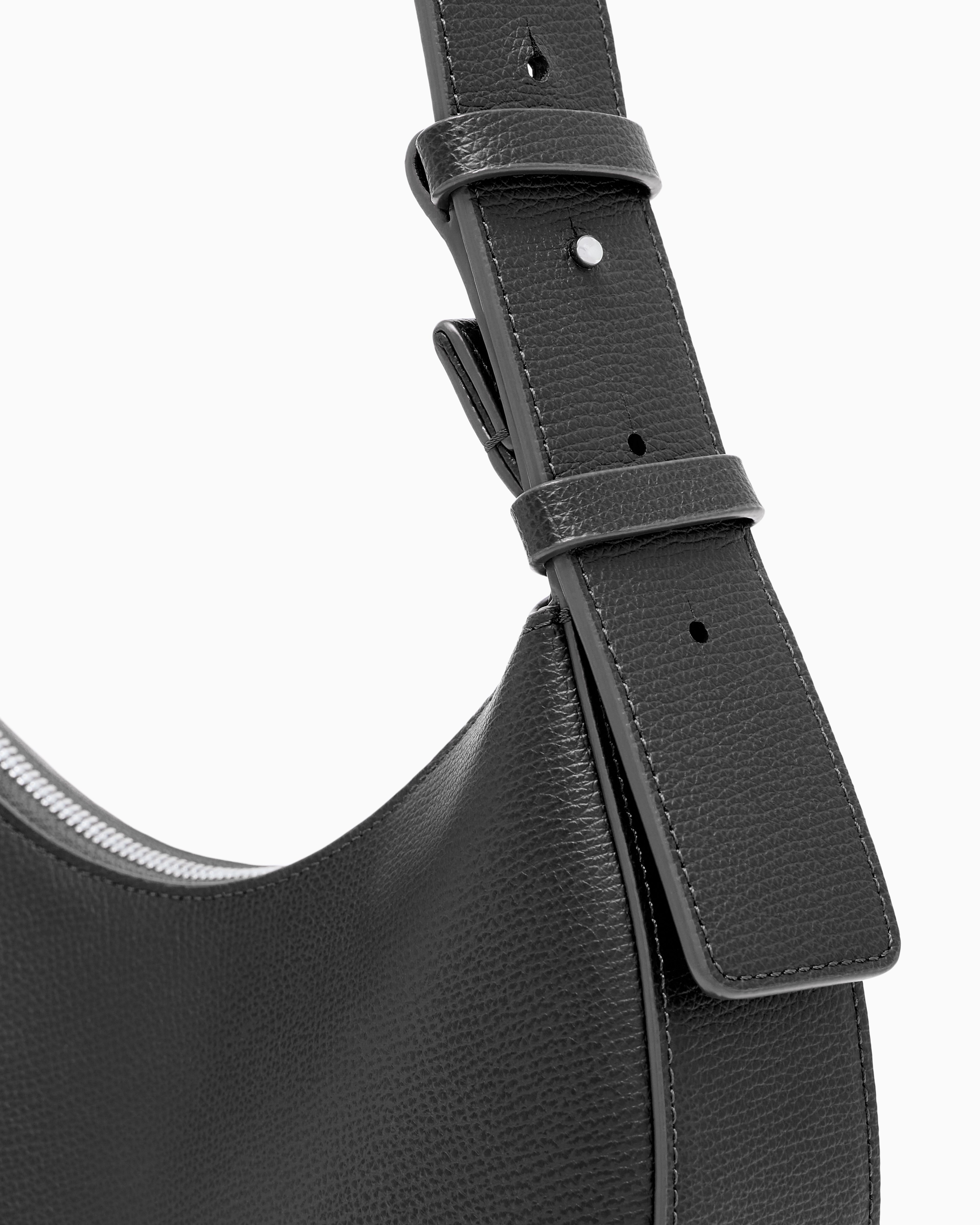 Emporio Armani Emporıo Armani Kadın Kalın Kısa Kulp Deri Fermuar Kapama Siyah Omuz Çantası EW005754 AF29459-UC001