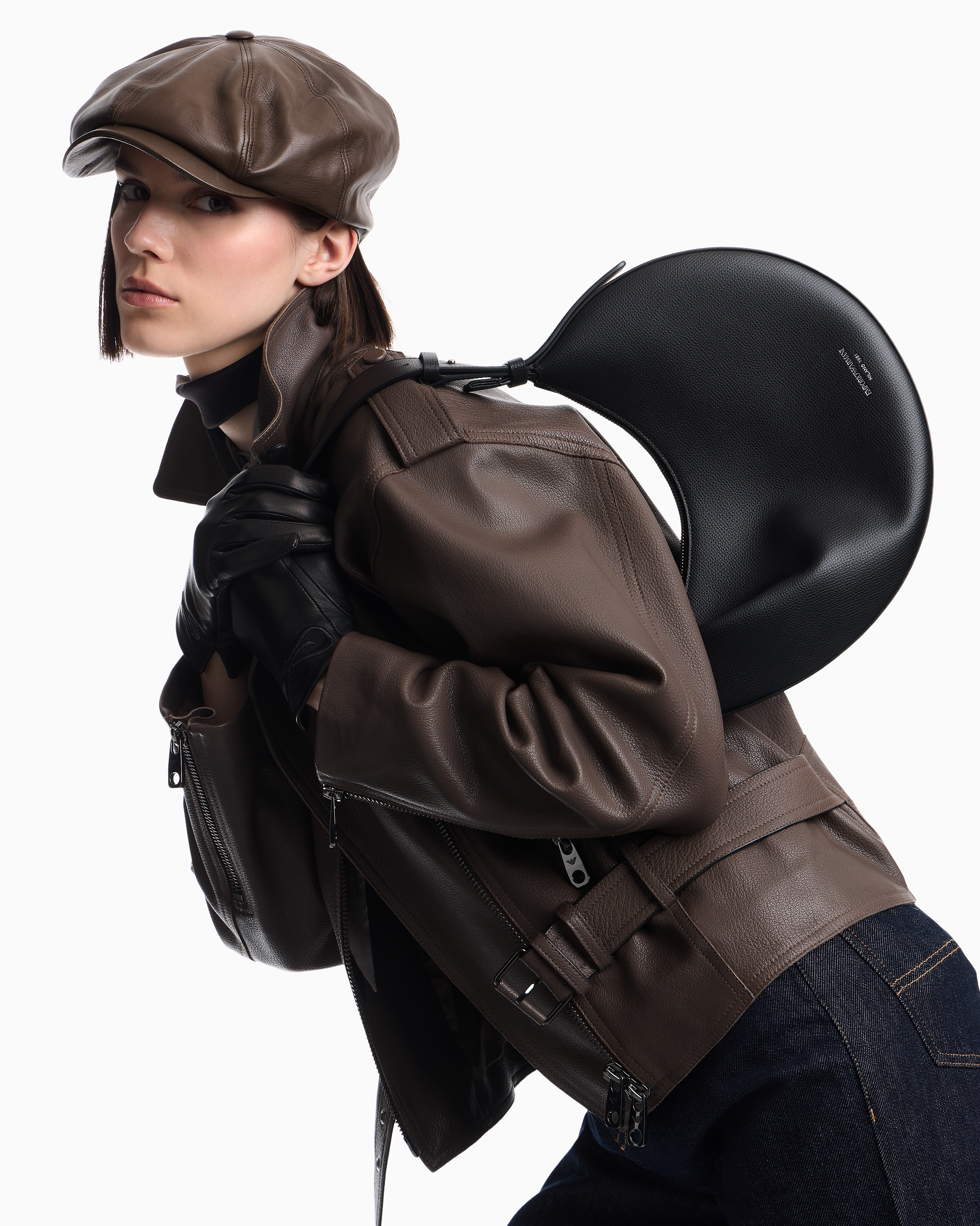 Emporio Armani Emporıo Armani Kadın Kalın Kısa Kulp Deri Fermuar Kapama Siyah Omuz Çantası EW005754 AF29459-UC001