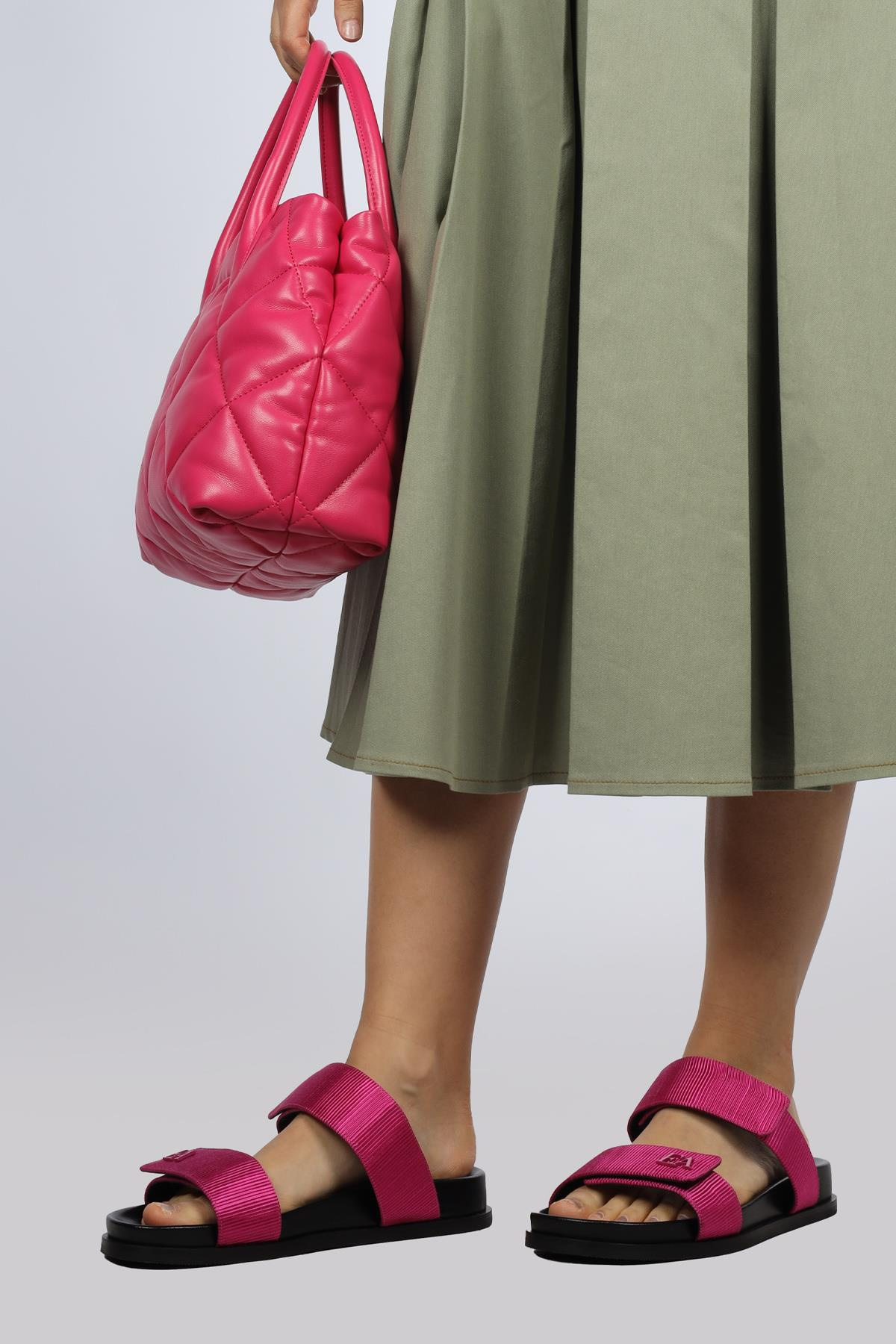 Emporio Armani Emporıo Armani Kadın Logolu Düz Tabanlı Rahat Günlük Kullanım Pembe Terlik X3P838 XD410-00780
