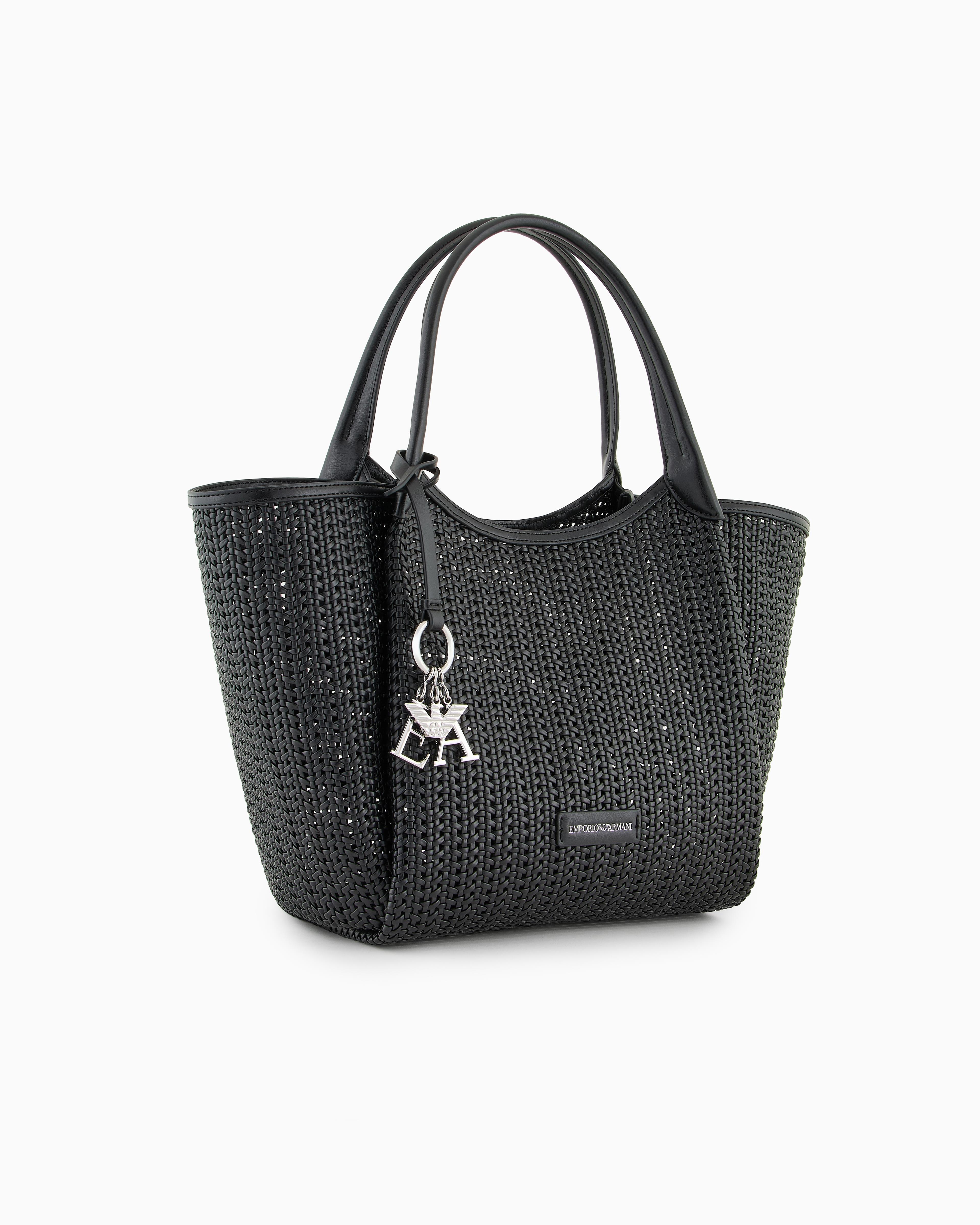 EMPORIO ARMANI Emporıo Armani Kadın Metalik Logo Aksesuarlı Örgü Desenli Çıkarılabilir İç Bölmeli Siyah Omuz Çantası EW001009 AF14309-UC001