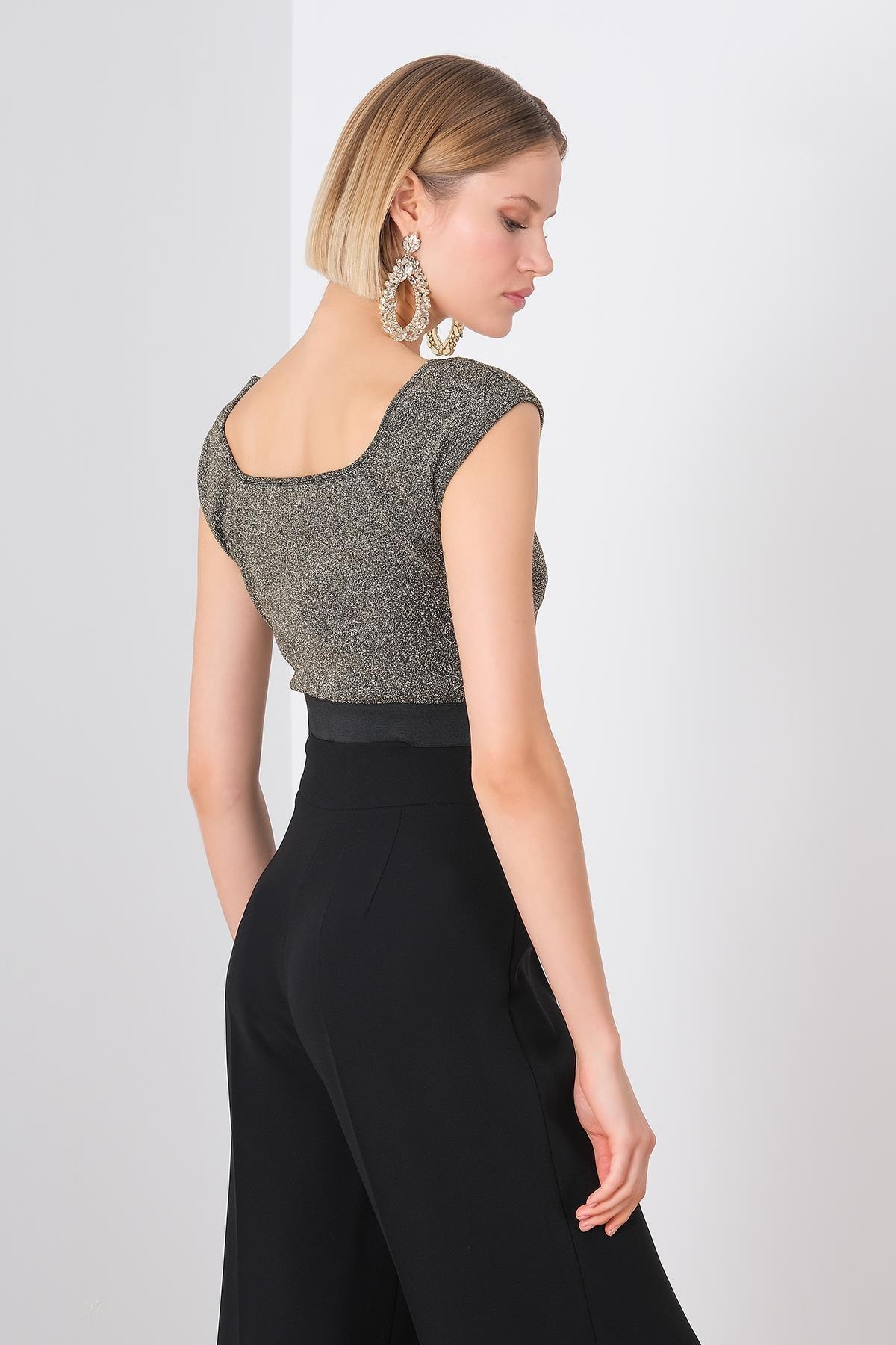 Explosion Explosıon Kadın Yuvarlak Yaka Slim Fit Kolsuz Yazlık Altın Bluz EXP17577-GOLD