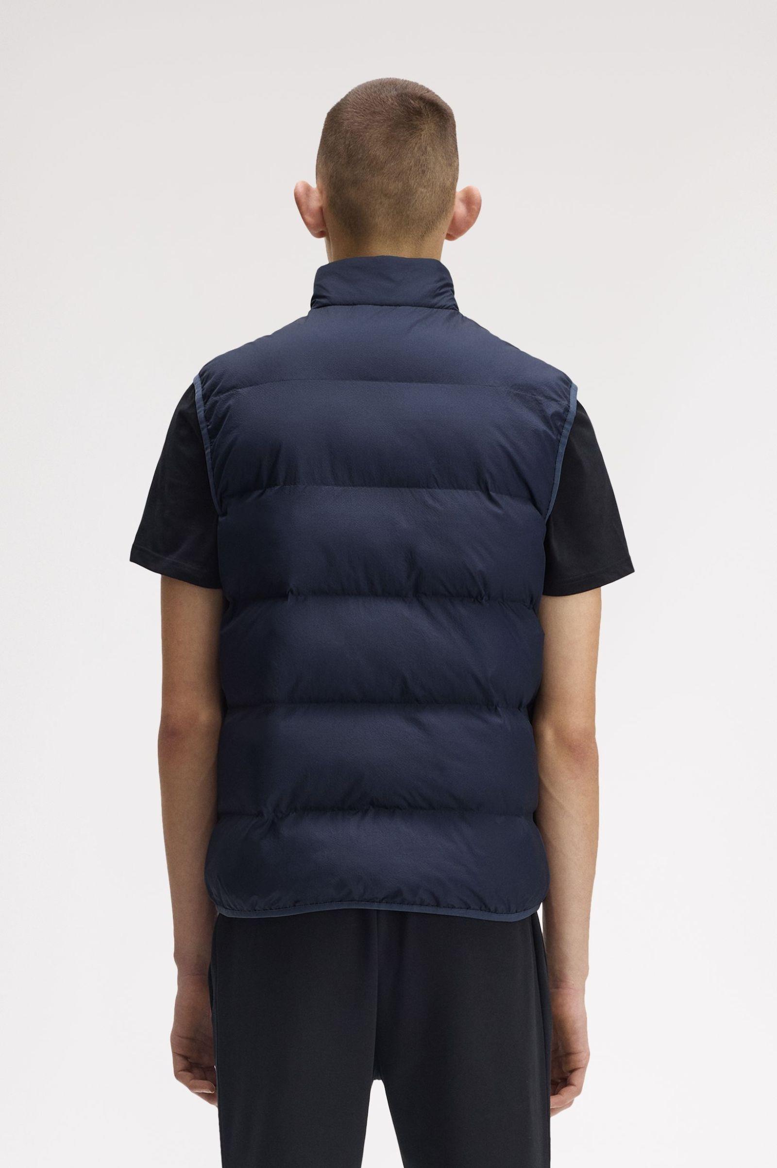 Fred Perry Fred Perry Erkek Dik Yaka Su Tutmayan ve Nefes Alabilir Kumaş Kolsuz Lacivert Yelek J8522-738