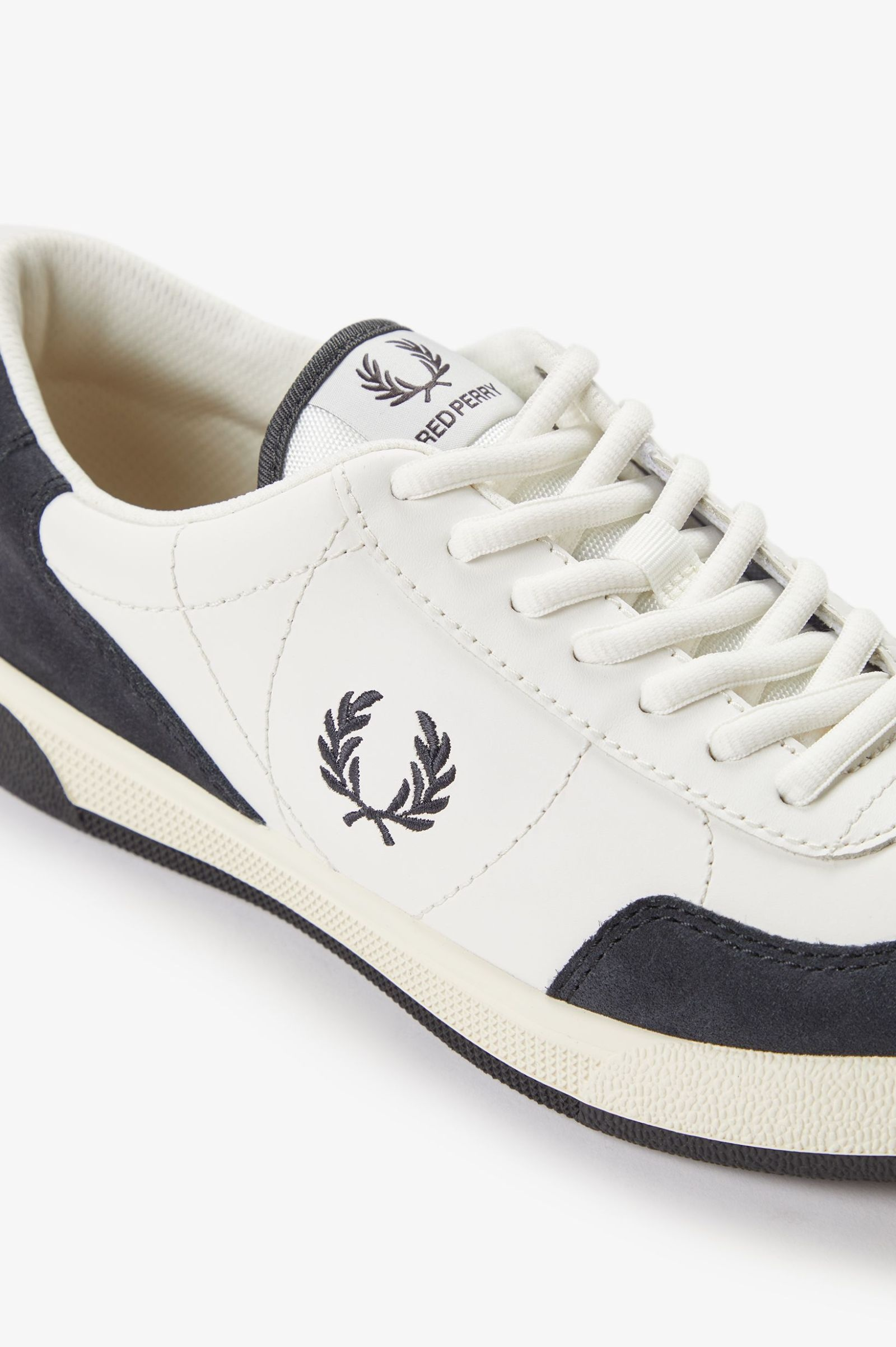 Fred Perry Fred Perry Erkek Düşük Bilekli Rahat Taban Logo İşlemeli Deri Beyaz Sneaker B1325-129
