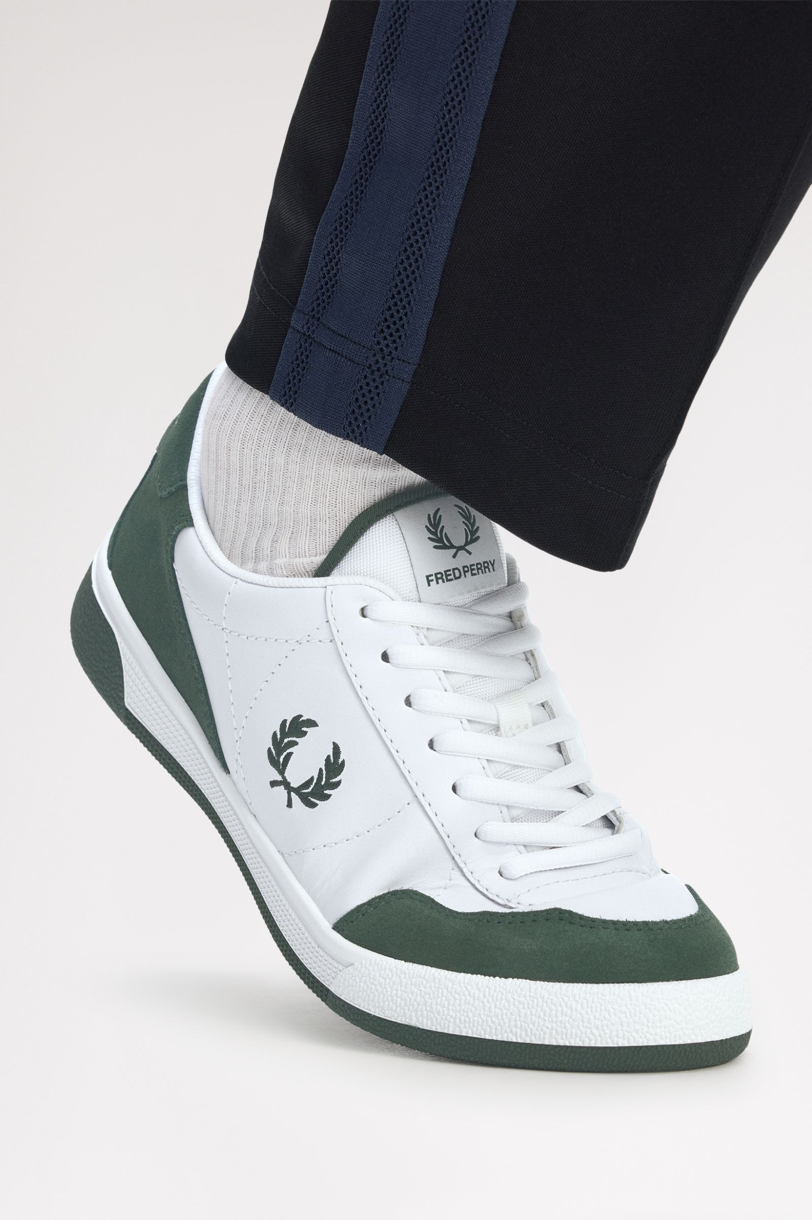 Fred Perry Fred Perry Erkek Düşük Bilekli Rahat Taban Logo İşlemeli Deri Beyaz Sneaker B1325-134