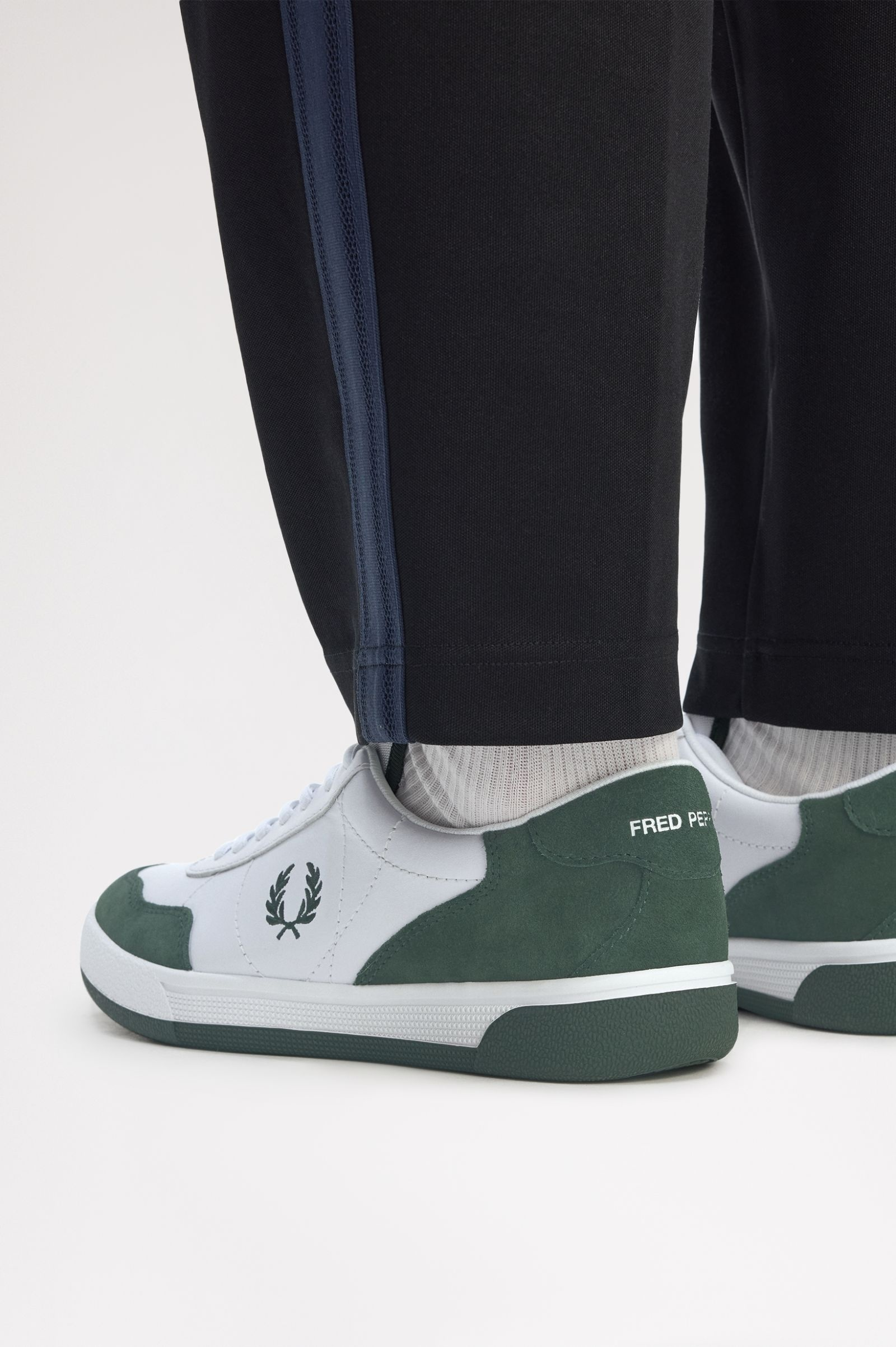 Fred Perry Fred Perry Erkek Düşük Bilekli Rahat Taban Logo İşlemeli Deri Beyaz Sneaker B1325-134