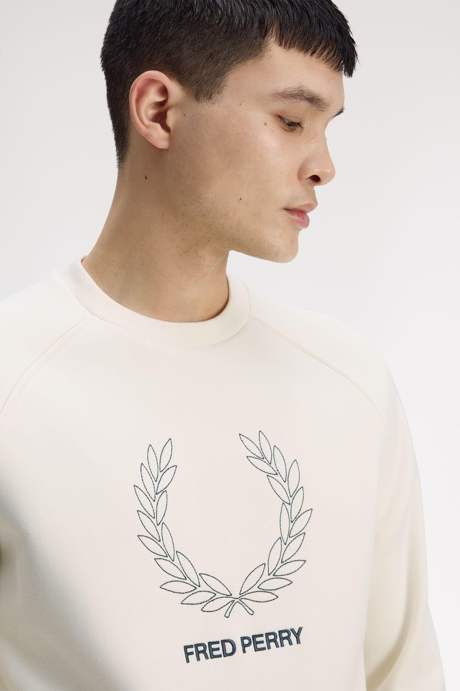 Fred Perry Fred Perry Erkek Kalın Jarse Pamuklu Logo İşlemeli Yuvarlak Yakalı Uzun Kollu Ekru Sweatshirt M1769-560