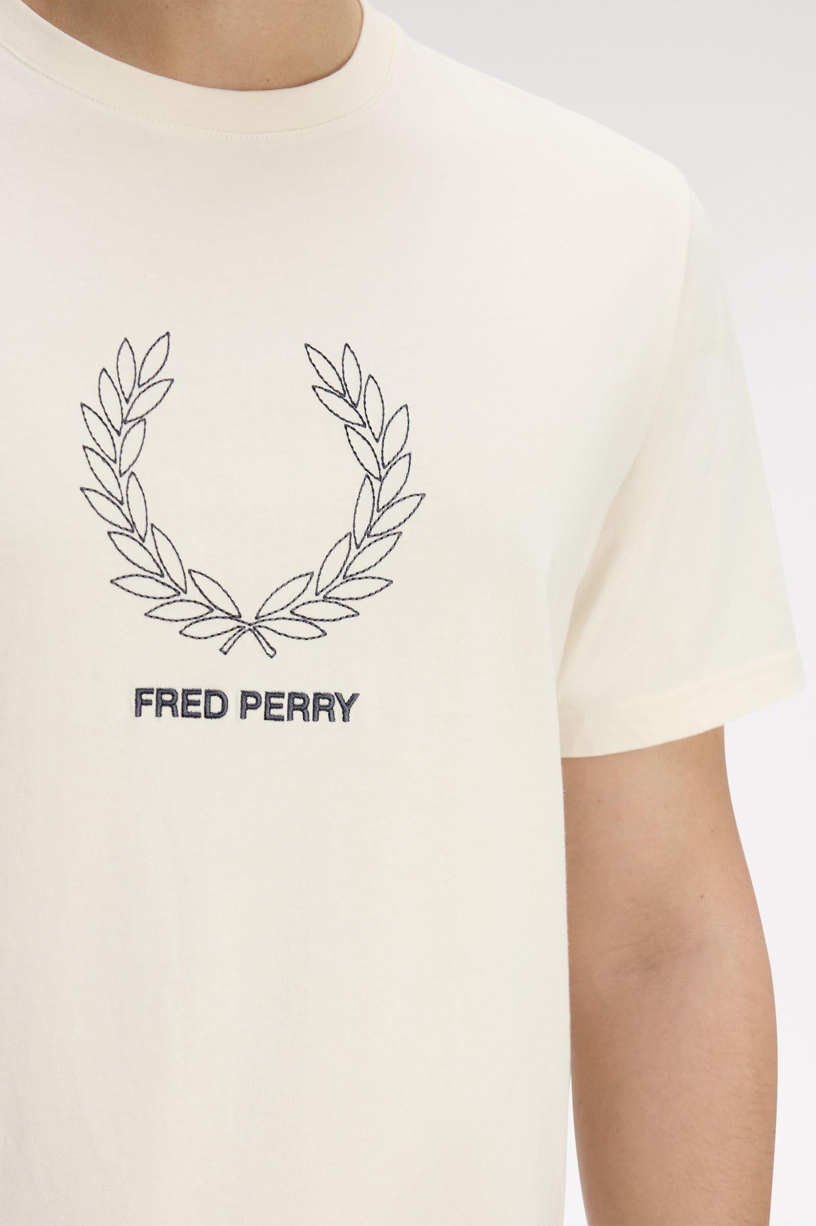 Fred Perry Fred Perry Erkek Kalın Pamuklu Jarse Kumaş Logo İşlemeli Kısa Kollu Beyaz T-Shirt M1775-560