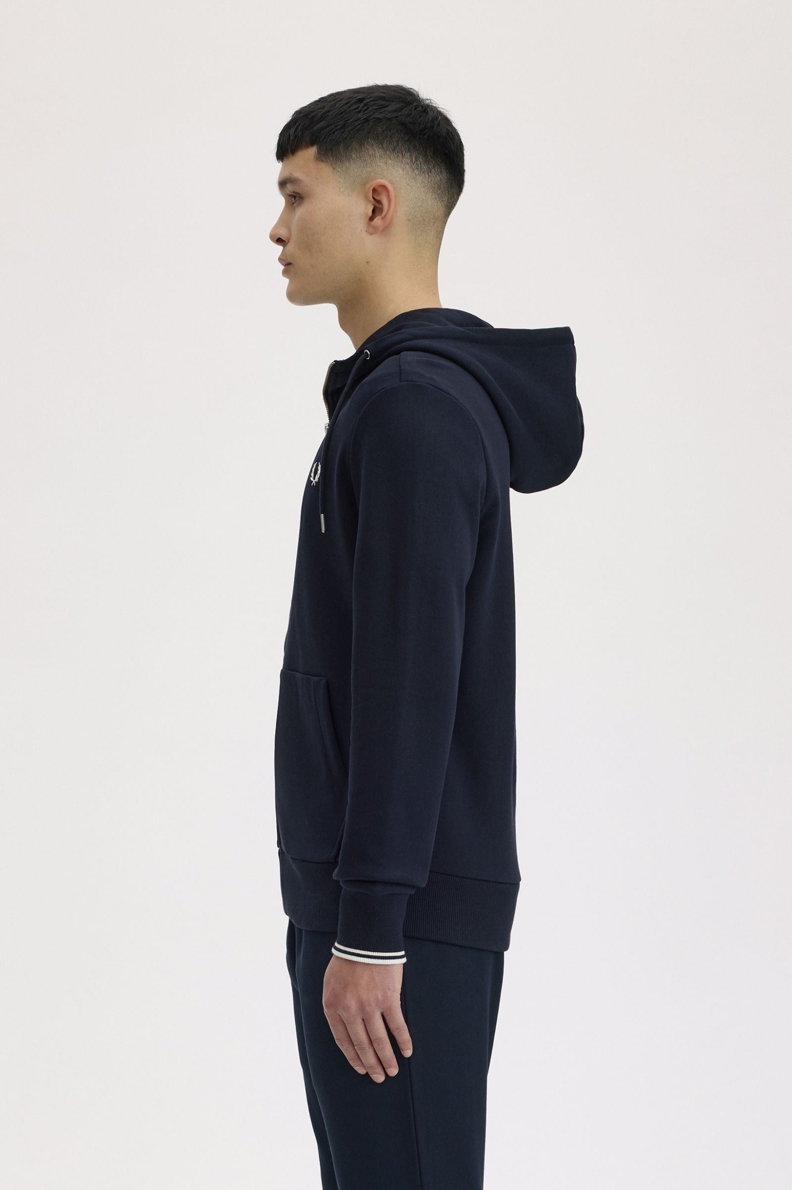 Fred Perry Fred Perry Erkek Kapüşonlu Yaka Fermuar Kapamalı Lacivert Sweatshirt J7536-795