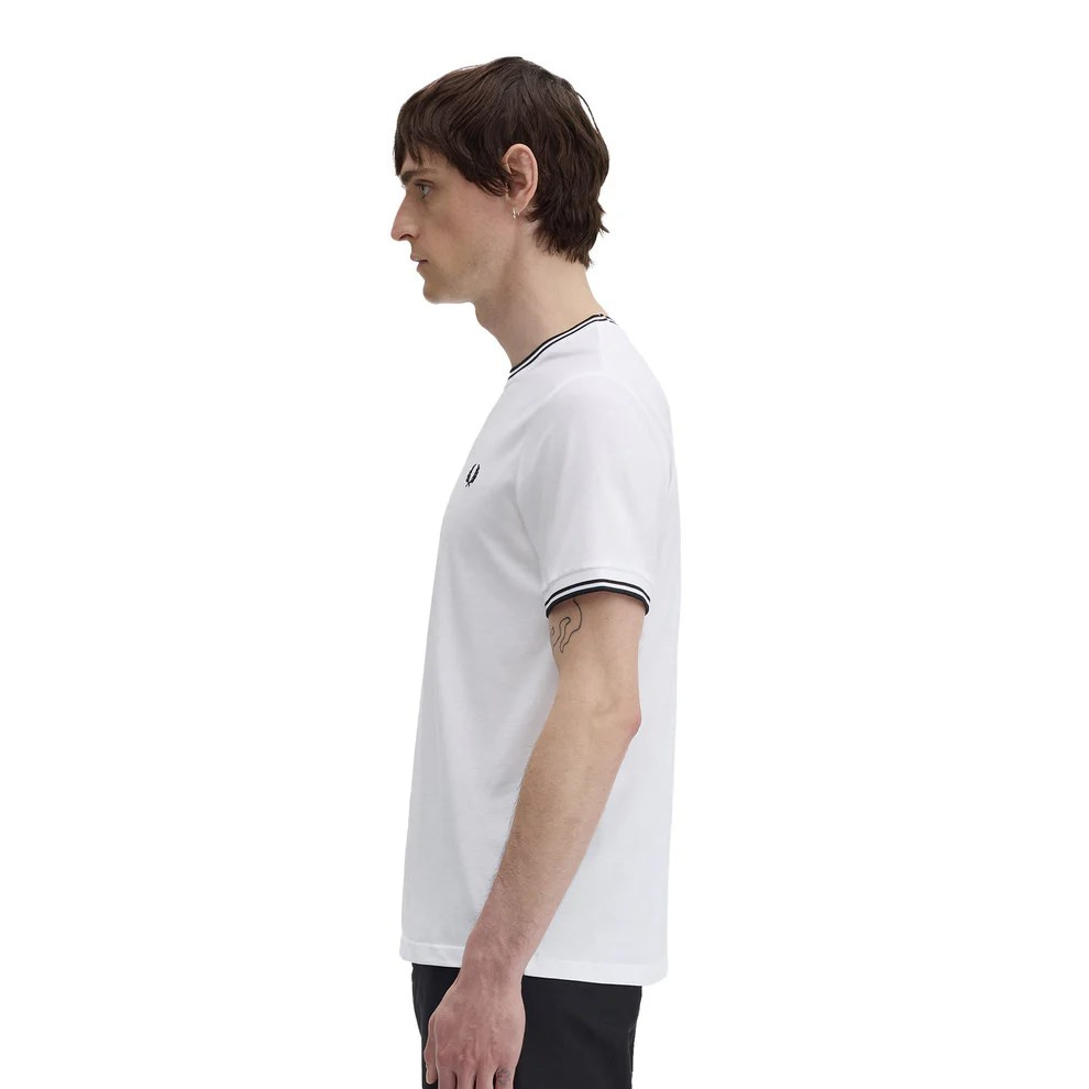 Fred Perry Fred Perry Erkek Normal Kalıp Yuvarlak Yakalı Pamuklu Kısa Kollu Beyaz T-Shirt M1588V-100
