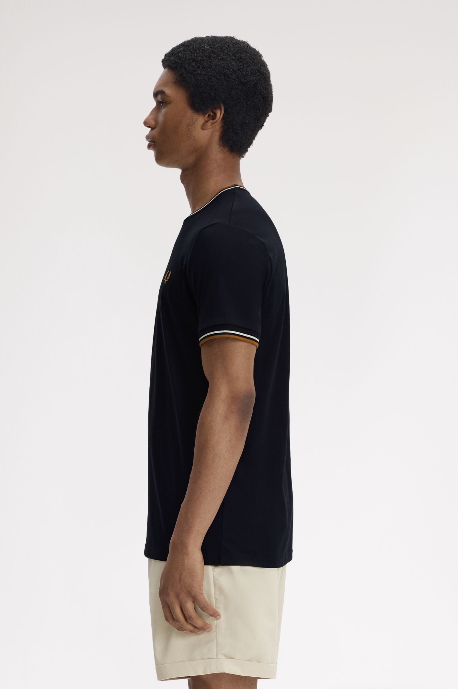Fred Perry Fred Perry Erkek Normal Kalıp Yuvarlak Yakalı Pamuklu Kısa Kollu Siyah T-Shirt M1588V-P69