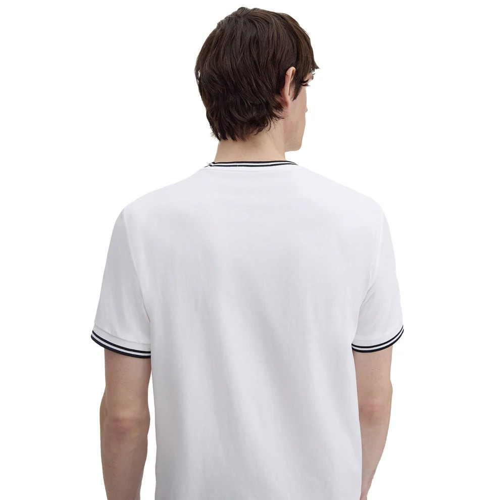 Fred Perry Fred Perry Erkek Normal Kalıp Yuvarlak Yakalı Pamuklu Kısa Kollu Beyaz T-Shirt M1588V-100