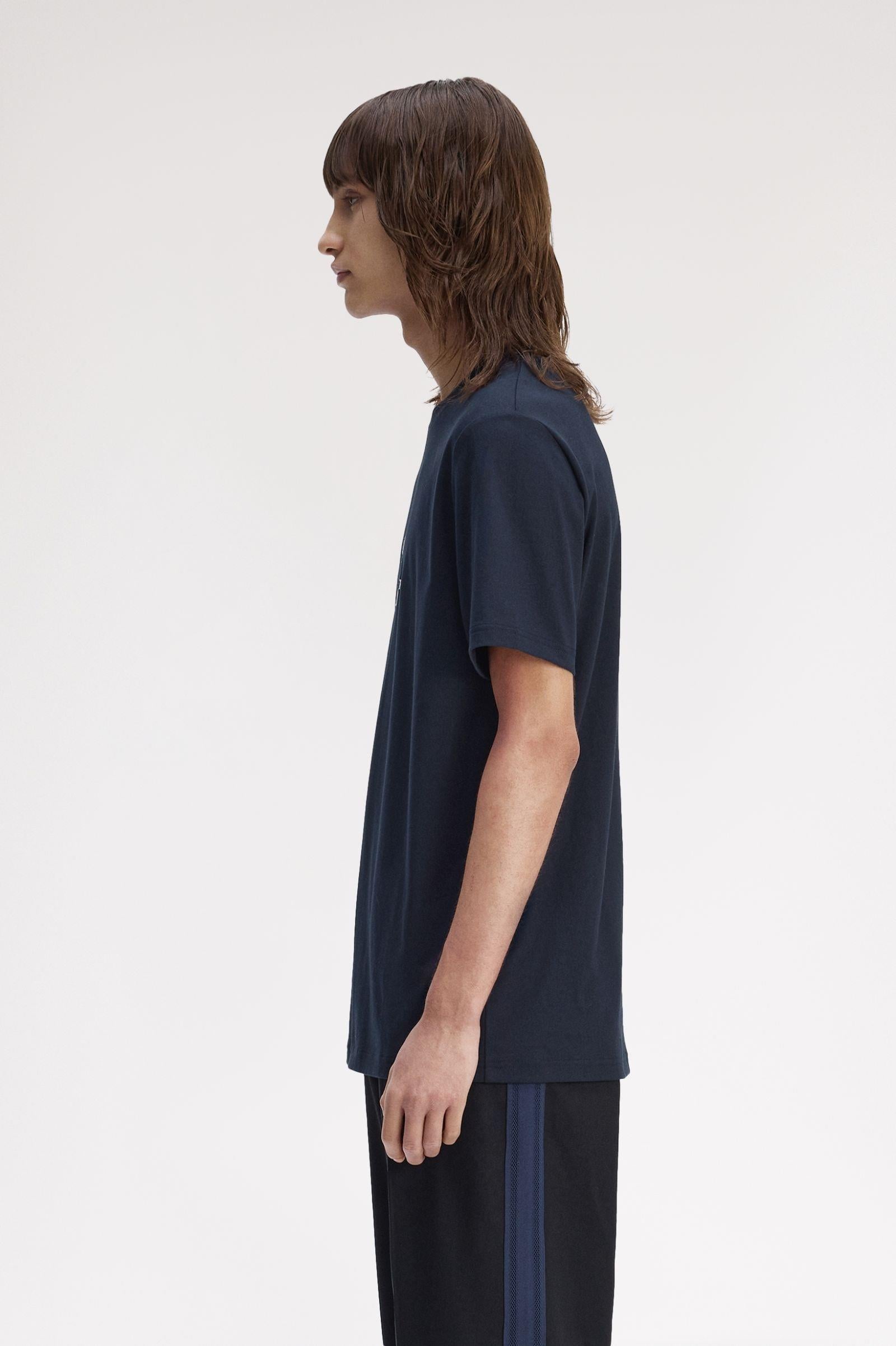 Fred Perry Fred Perry Erkek Normal Kalıp Yuvarlak Yakalı Logo İşlemeli %100 Pamuklu Lacivert T-Shirt M1771-608