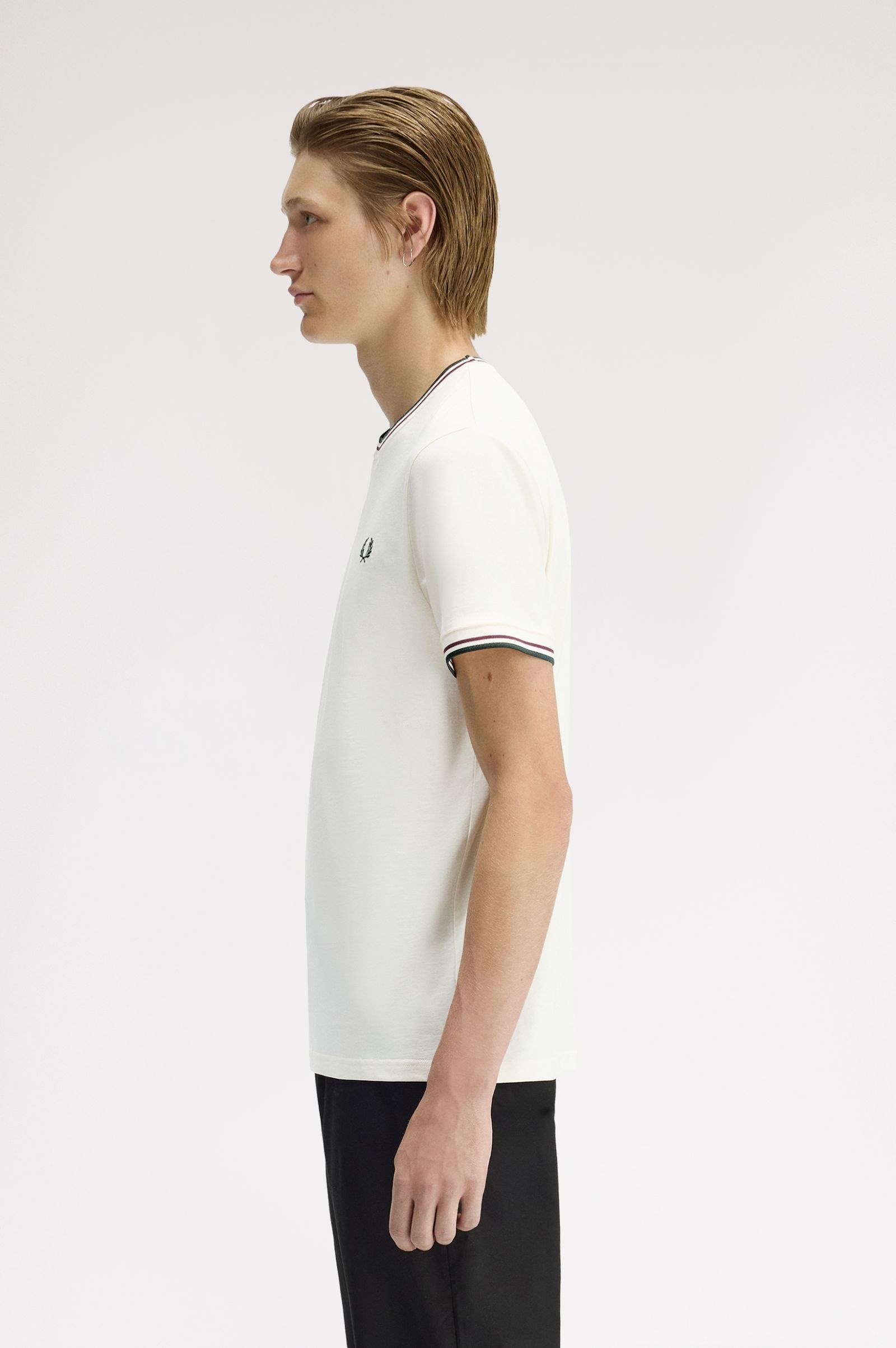 Fred Perry Fred Perry Erkek Normal Kalıp Yuvarlak Yakalı Pamuklu Kısa Kollu Ekru T-Shirt M1588V-84A