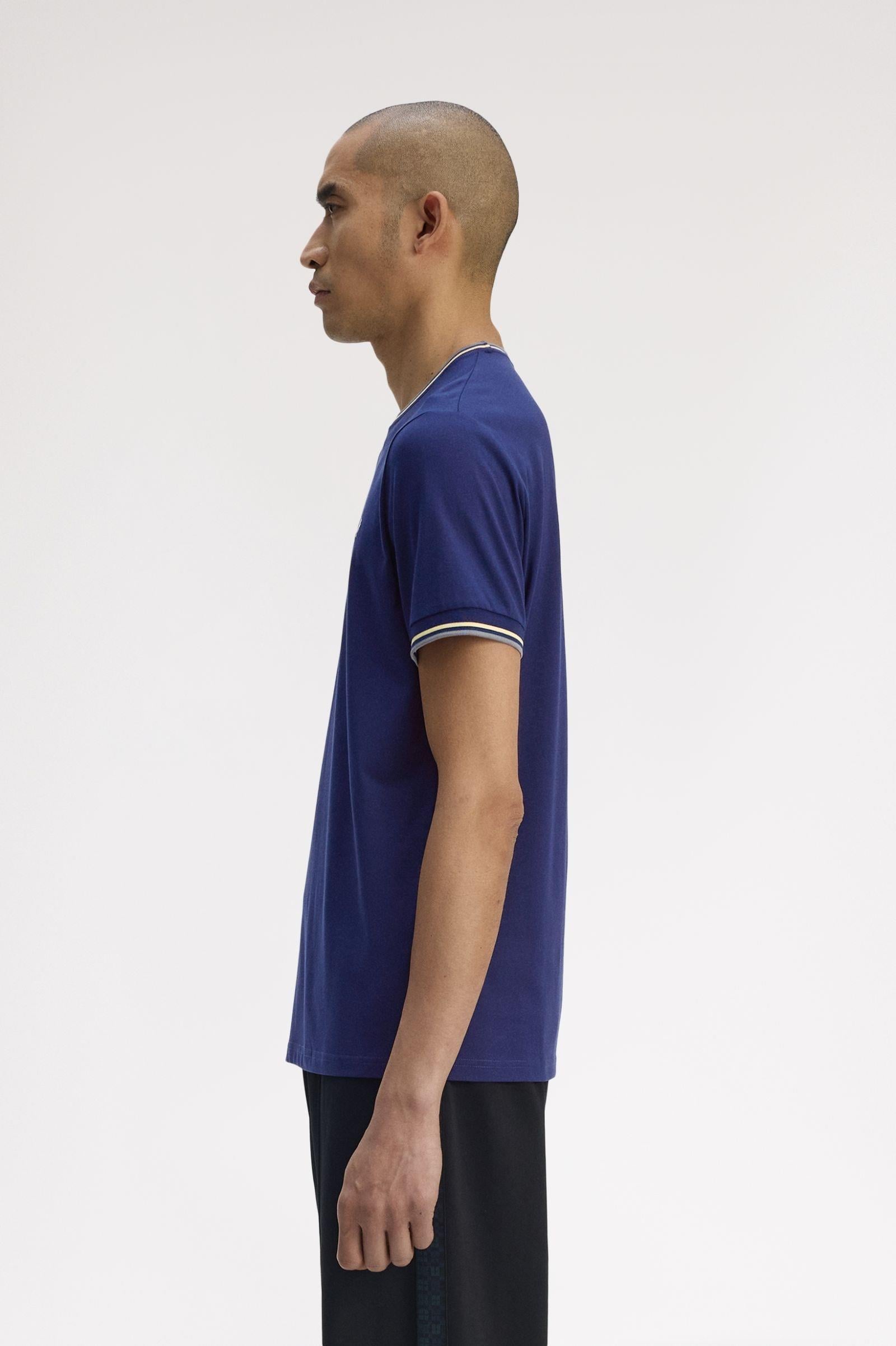 Fred Perry Fred Perry Erkek Normal Kalıp Yuvarlak Yakalı Pamuklu Kısa Kollu Mavi T-Shirt M1588V-48A