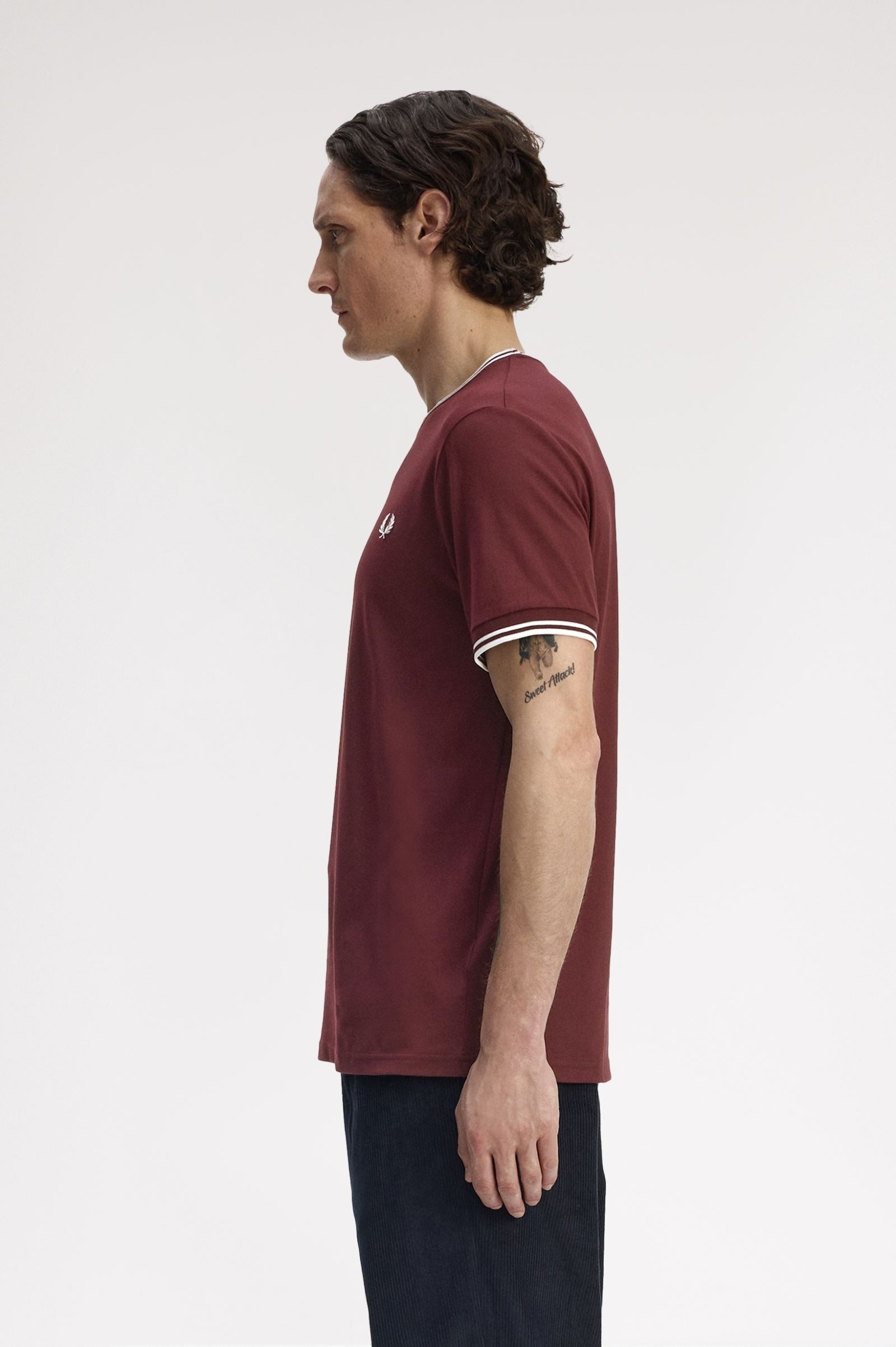 Fred Perry Fred Perry Erkek Normal Kalıp Yuvarlak Yakalı Pamuklu Kısa Kollu Bordo T-Shirt M1588V-64A