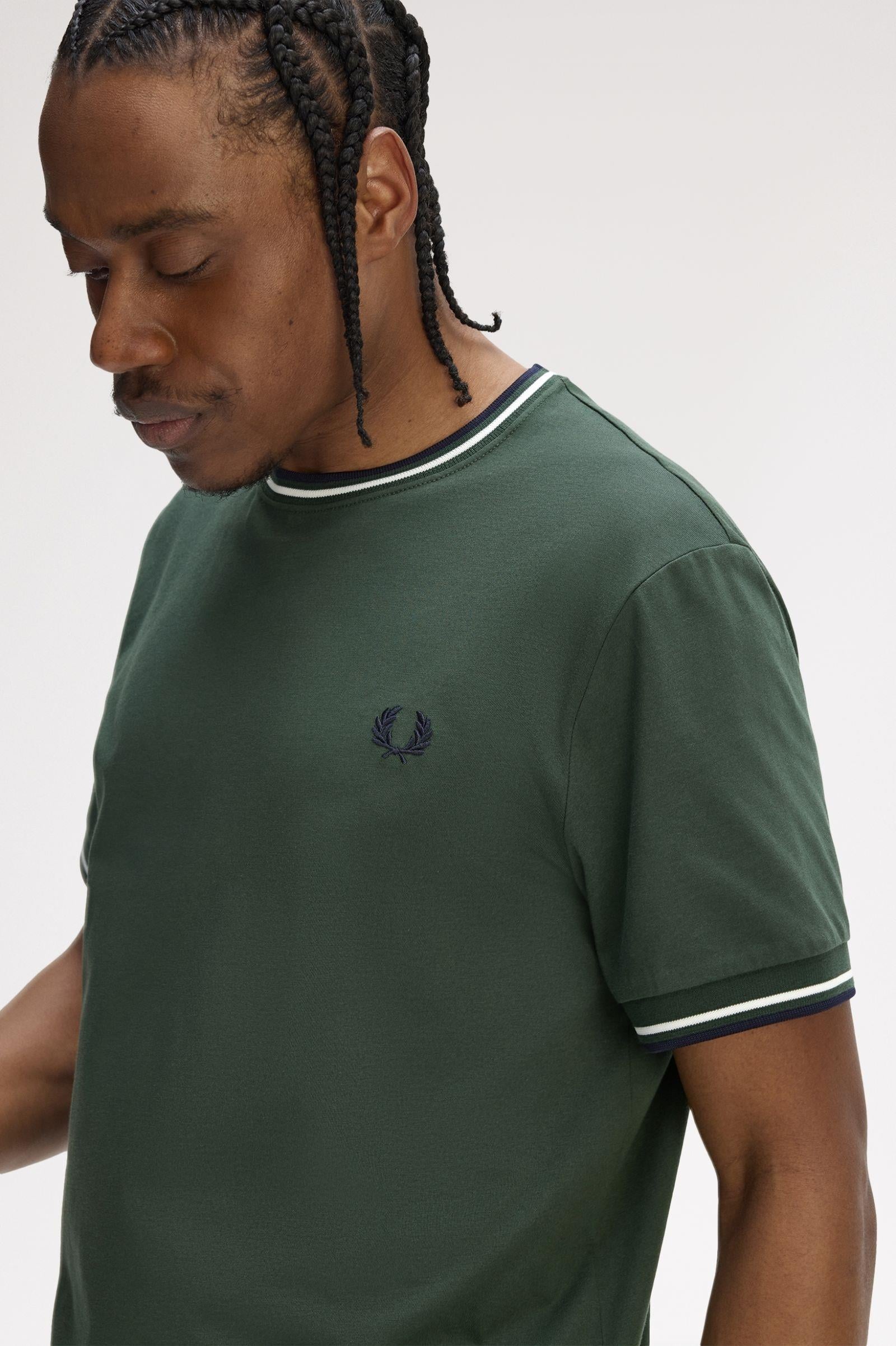 Fred Perry Fred Perry Erkek Normal Kalıp Yuvarlak Yakalı Pamuklu Kısa Kollu Yeşil T-Shirt M1588V-53A