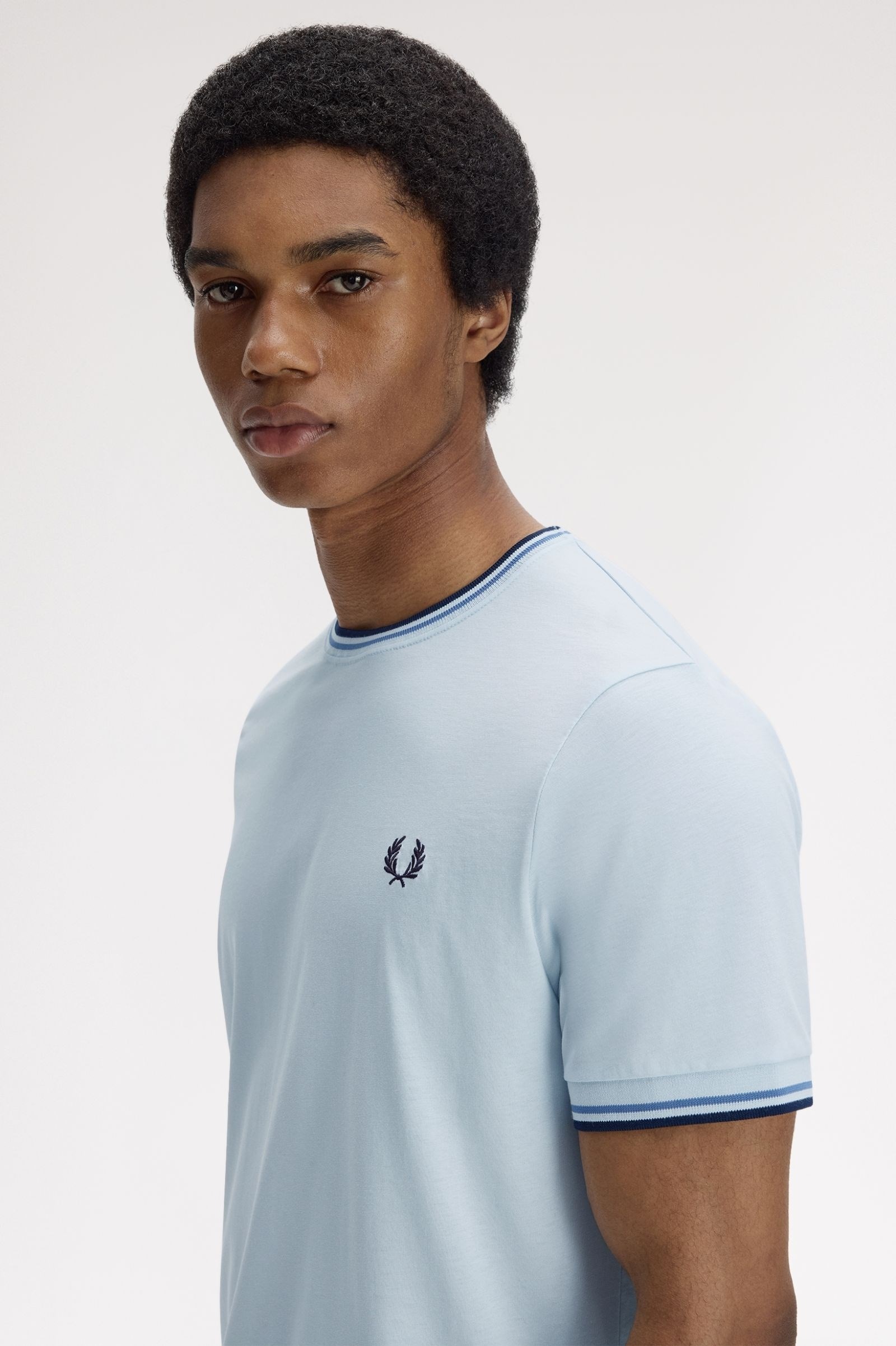 Fred Perry Fred Perry Erkek Normal Kalıp Yuvarlak Yakalı Pamuklu Kısa Kollu 96A T-Shirt M1588V-96A