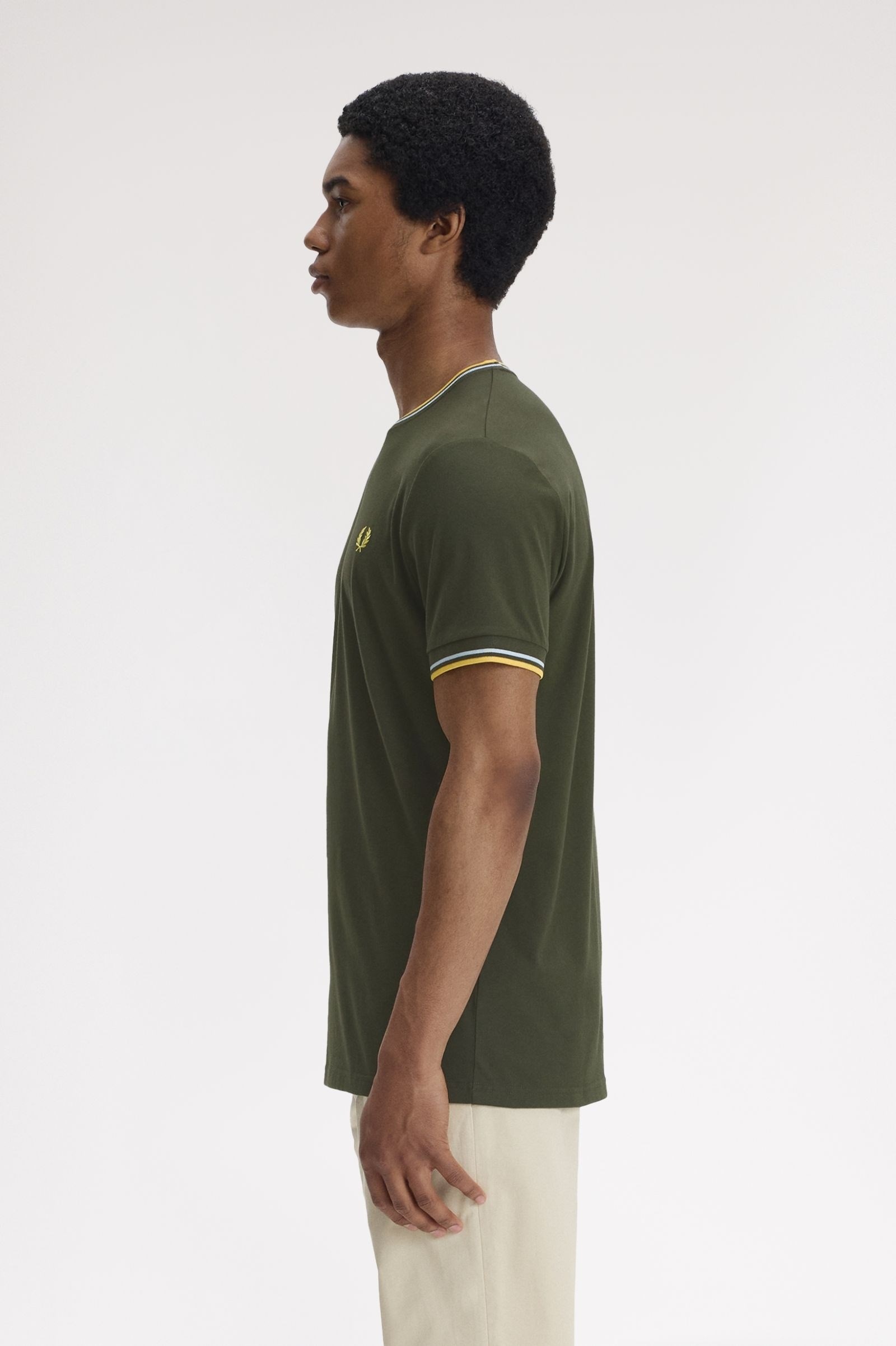 Fred Perry Fred Perry Erkek Normal Kalıp Yuvarlak Yakalı Pamuklu Kısa Kollu Haki T-Shirt M1588V-05B