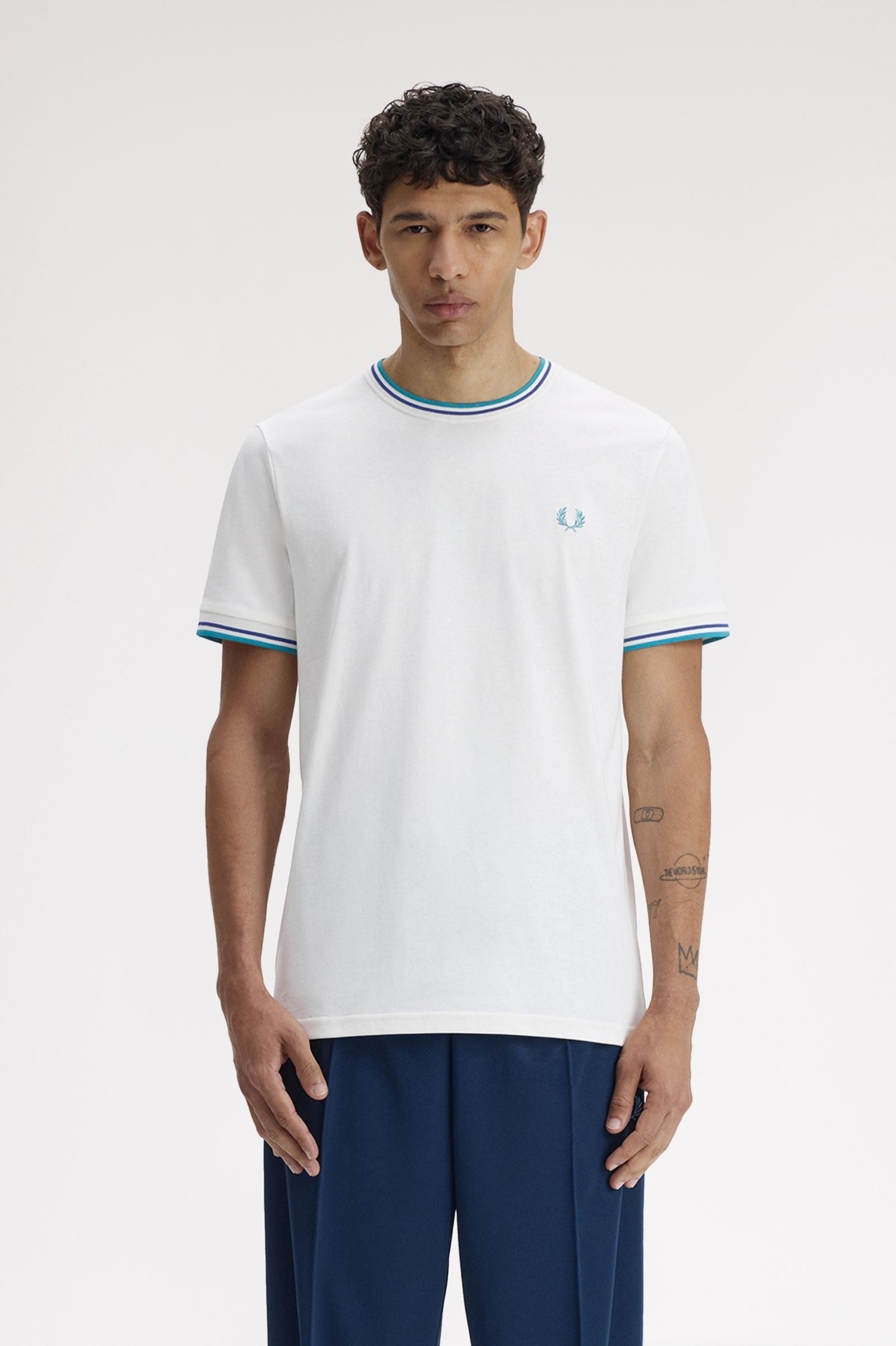 Fred Perry Fred Perry Erkek Normal Kalıp Yuvarlak Yakalı Pamuklu Kısa Kollu 94A T-Shirt M1588V-94A