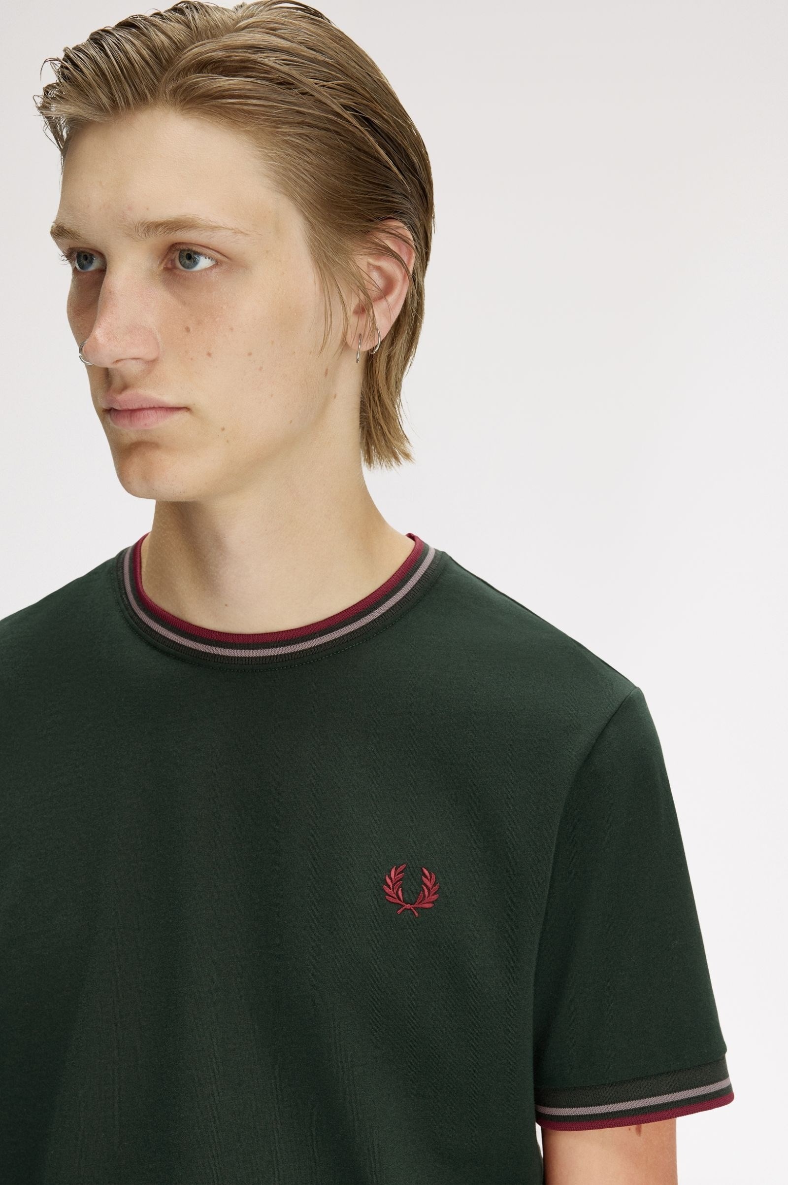 Fred Perry Fred Perry Erkek Normal Kalıp Yuvarlak Yakalı Pamuklu Kısa Kollu Yeşil1 T-Shirt M1588V-85A