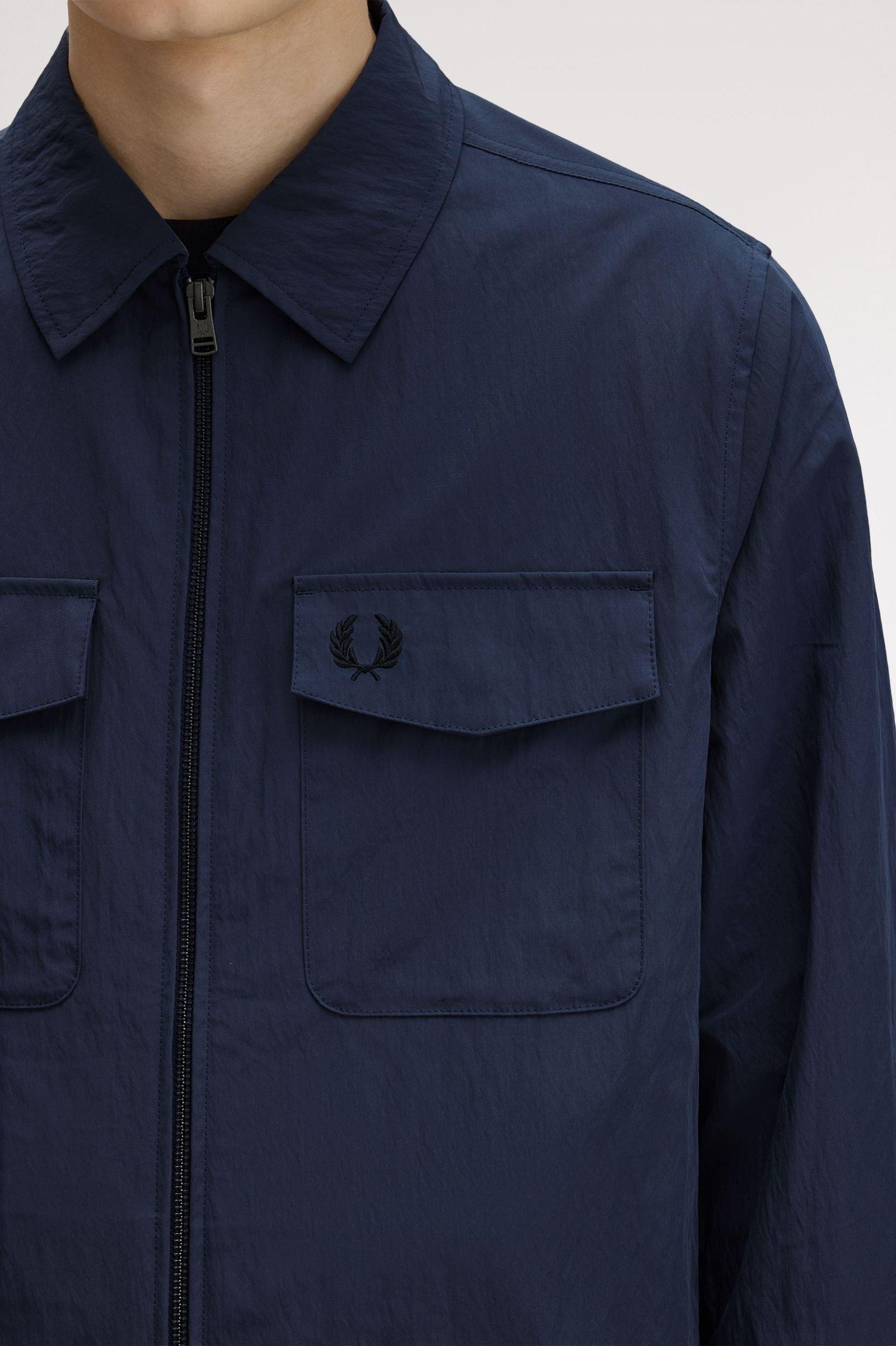Fred Perry Fred Perry Erkek Normal Kesim Gömlek Yaka Fermuarlı Logo İşlemeli Cep Detaylı Dokulu Lacivert Gömlek M5684-738