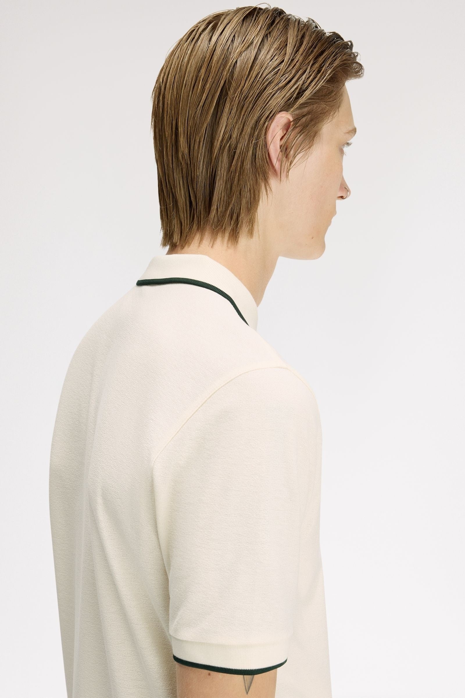 Fred Perry Fred Perry Erkek Normal Kesim Pamuklu Pike Kumaş Yarım Fermuarlı Kısa Kollu Ekru Polo Yaka T-Shirt M2383-560