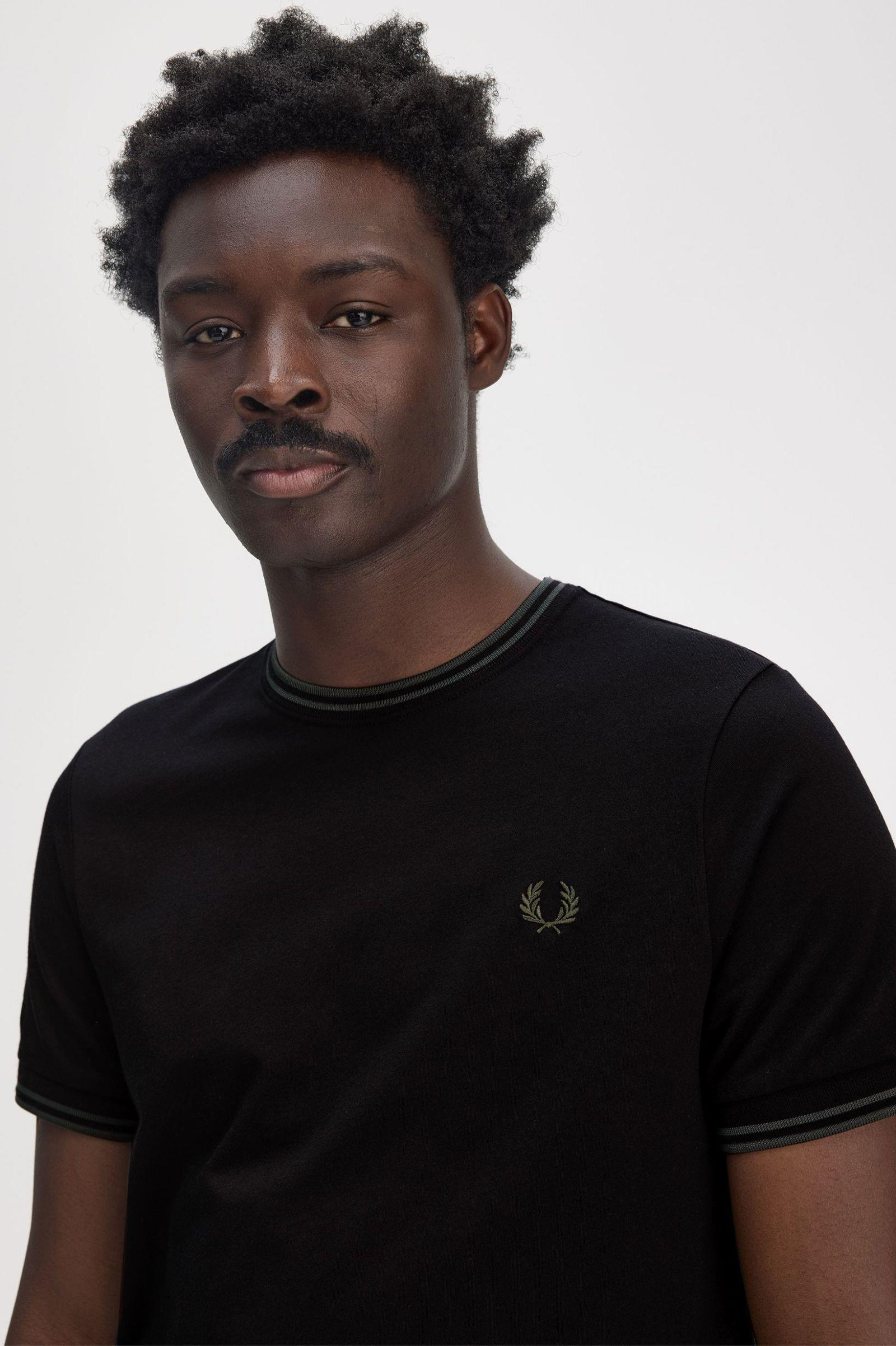Fred Perry Fred Perry Erkek Regular Fit Kısa Kollu Şerit Detaylı Siyah1 T-Shirt M1588-Y43