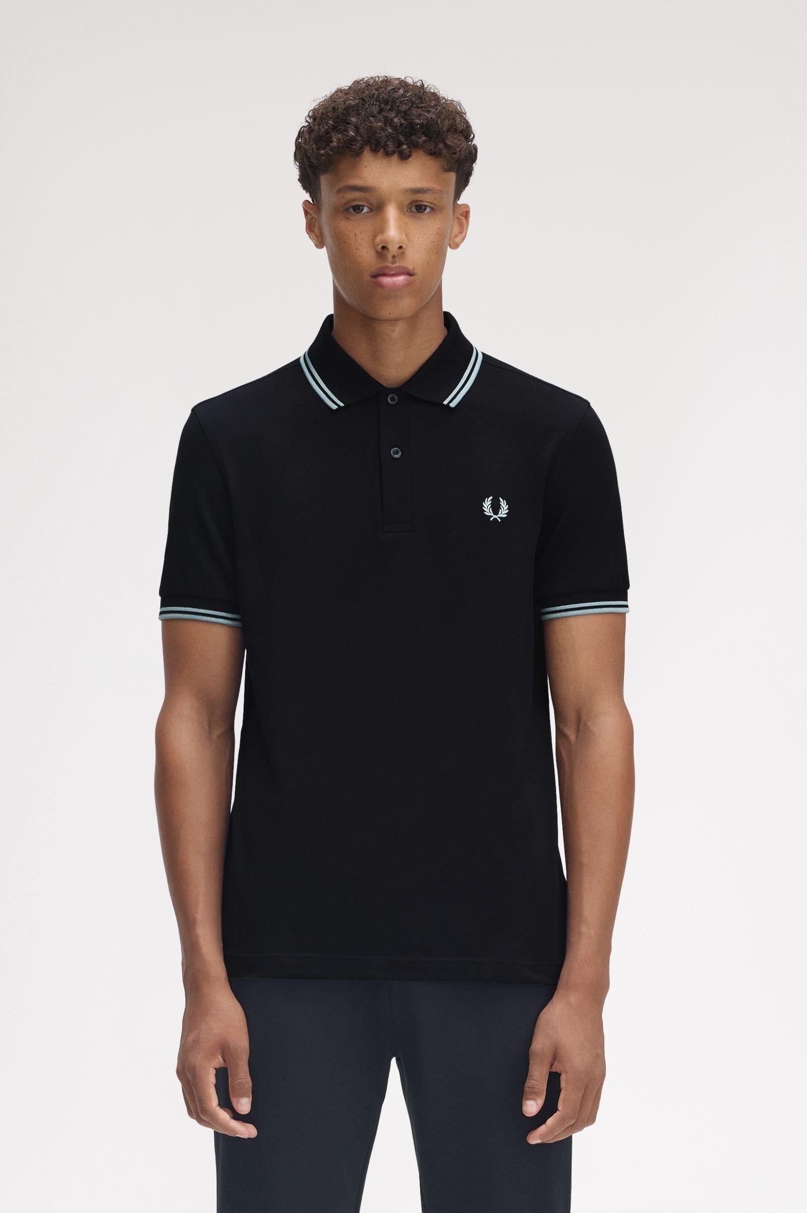 Fred Perry Fred Perry Erkek Regular Fit Yakası ve Kolları Çizgi Detaylı %100 Pamuklu Kısa Kollu Q46 Polo Yaka T-Shirt M3600-Q46