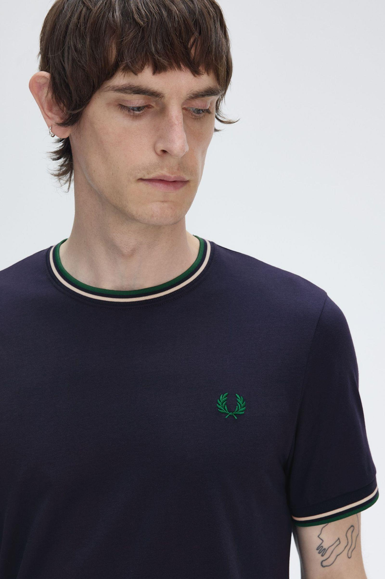 Fred Perry Fred Perry Erkek Regular Fit Kısa Kollu Şerit Detaylı Lacivert T-Shirt M1588-Y30