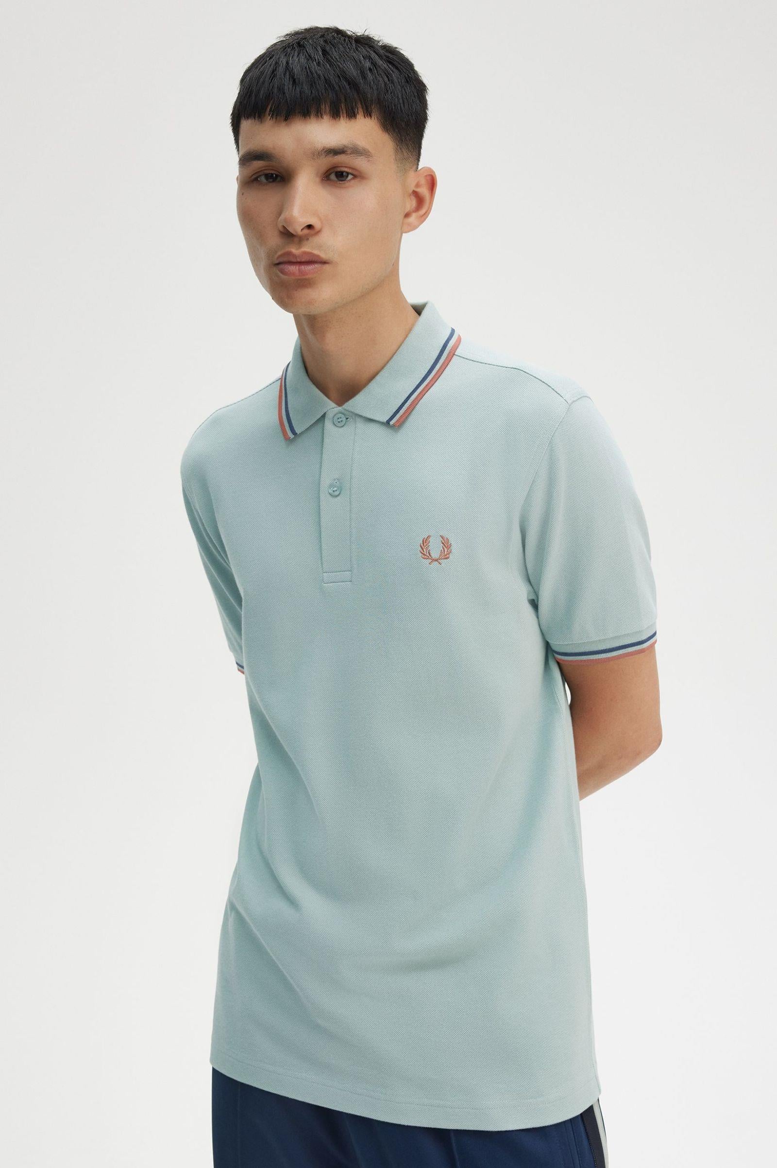Fred Perry Fred Perry Erkek Regular Fit Yakası ve Kolları Çizgi Detaylı %100 Pamuklu Kısa Kollu Açık Mavi Polo Yaka T-Shirt M3600-Y26