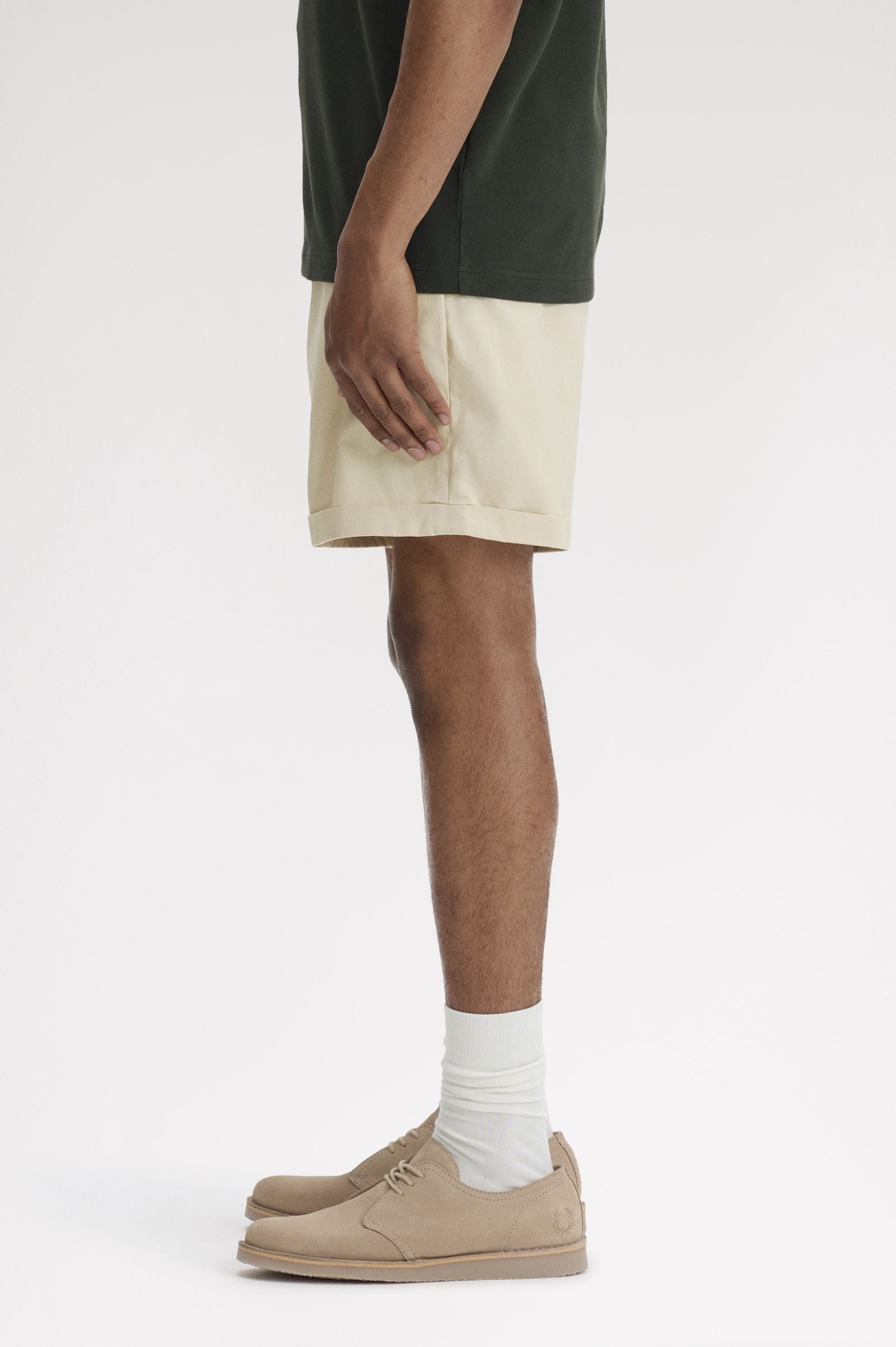 Fred Perry Fred Perry Erkek Regular Fit Logo İşlemeli Gabardin Kumaşlı Bej Şort S2301-691