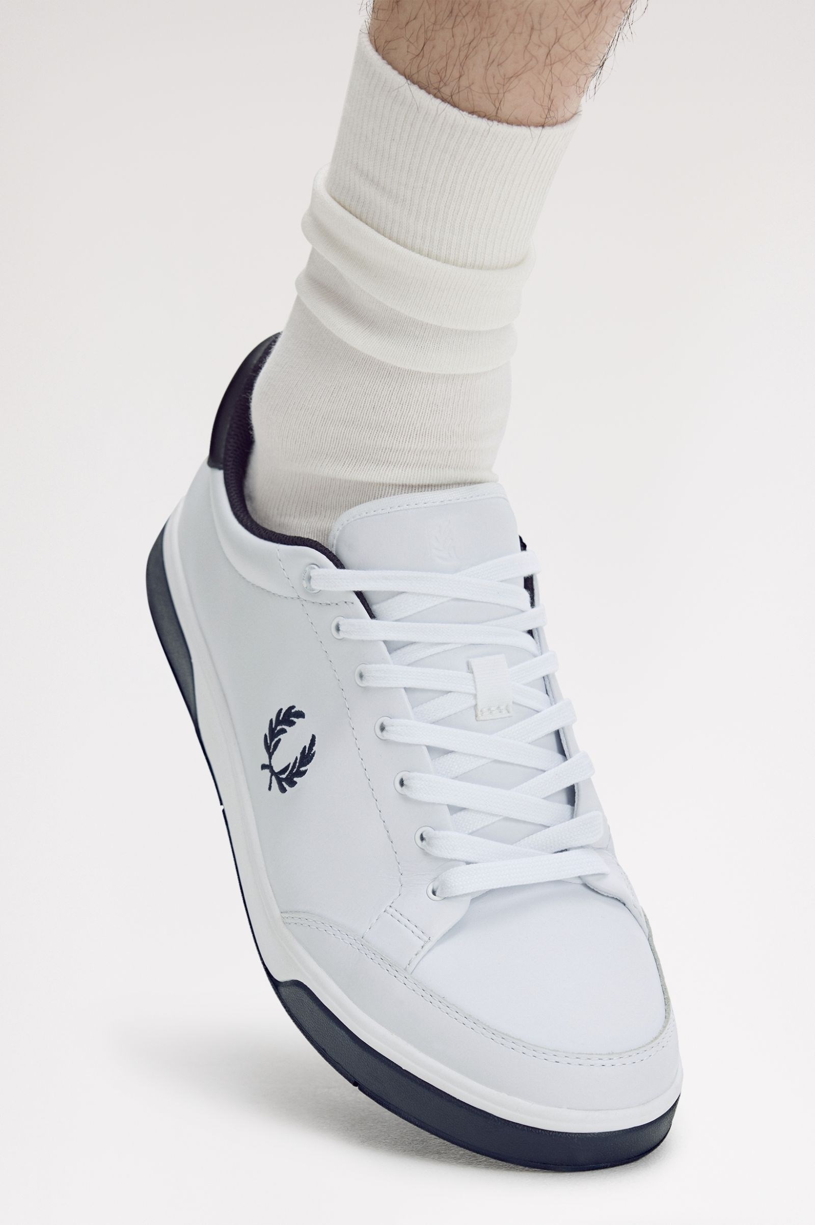 Fred Perry Fred Perry Erkek Yumuşak Dokulu Deri Logo İşlemeli Düşük Bilekli Beyaz Sneaker B2314-100
