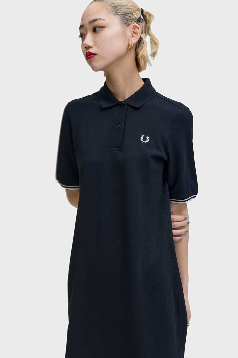 Fred Perry Fred Perry Kadın Logo İşlemeli Kısa Kollu Midi Boy Siyah Elbise D2179-102