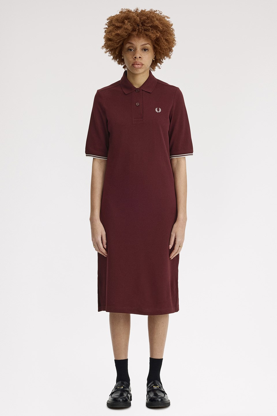 Fred Perry Fred Perry Kadın Logo İşlemeli Kısa Kollu Midi Boy Bordo Elbise D2179-597