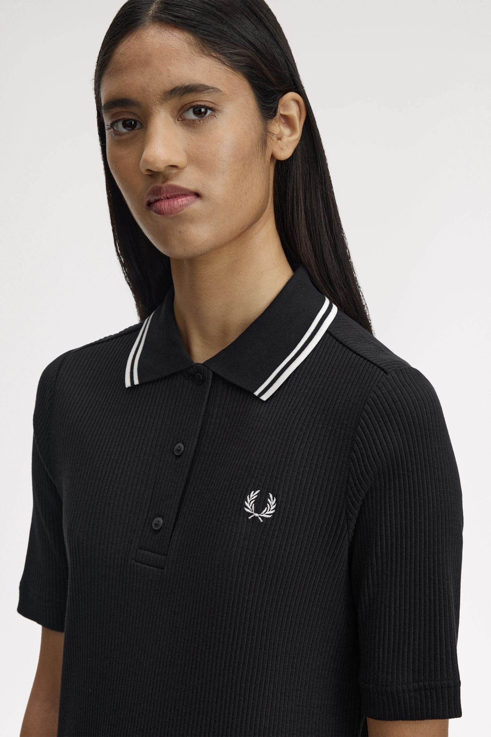 Fred Perry Fred Perry Kadın Normal Kesim Fitilli Jarse Kumaş Kısa Kollu Siyah Elbise D2176-102