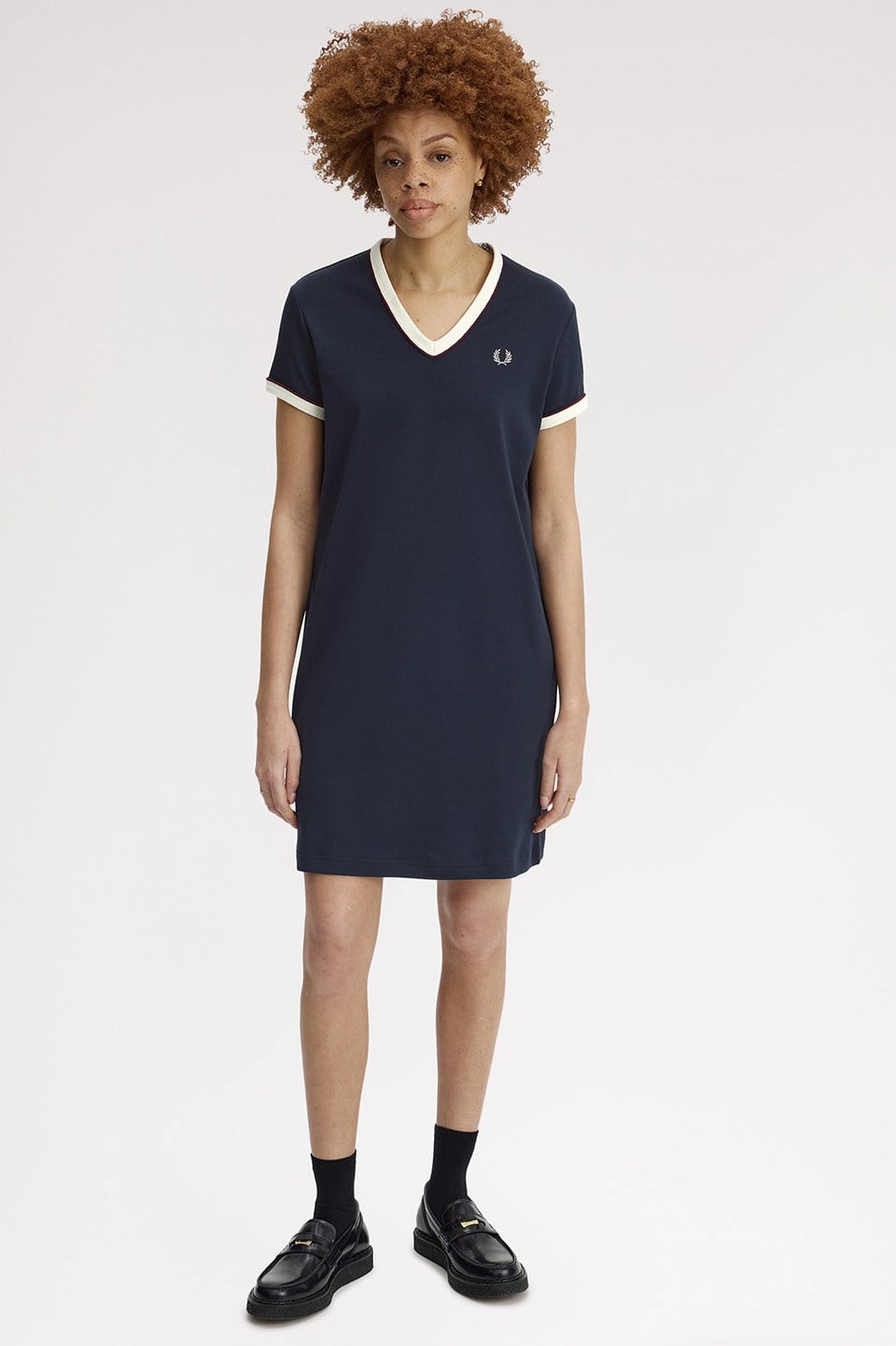 Fred Perry Fred Perry Kadın Normal Kesim V Yaka Logo İşlemeli Kısa Lacivert Elbise D2174-608