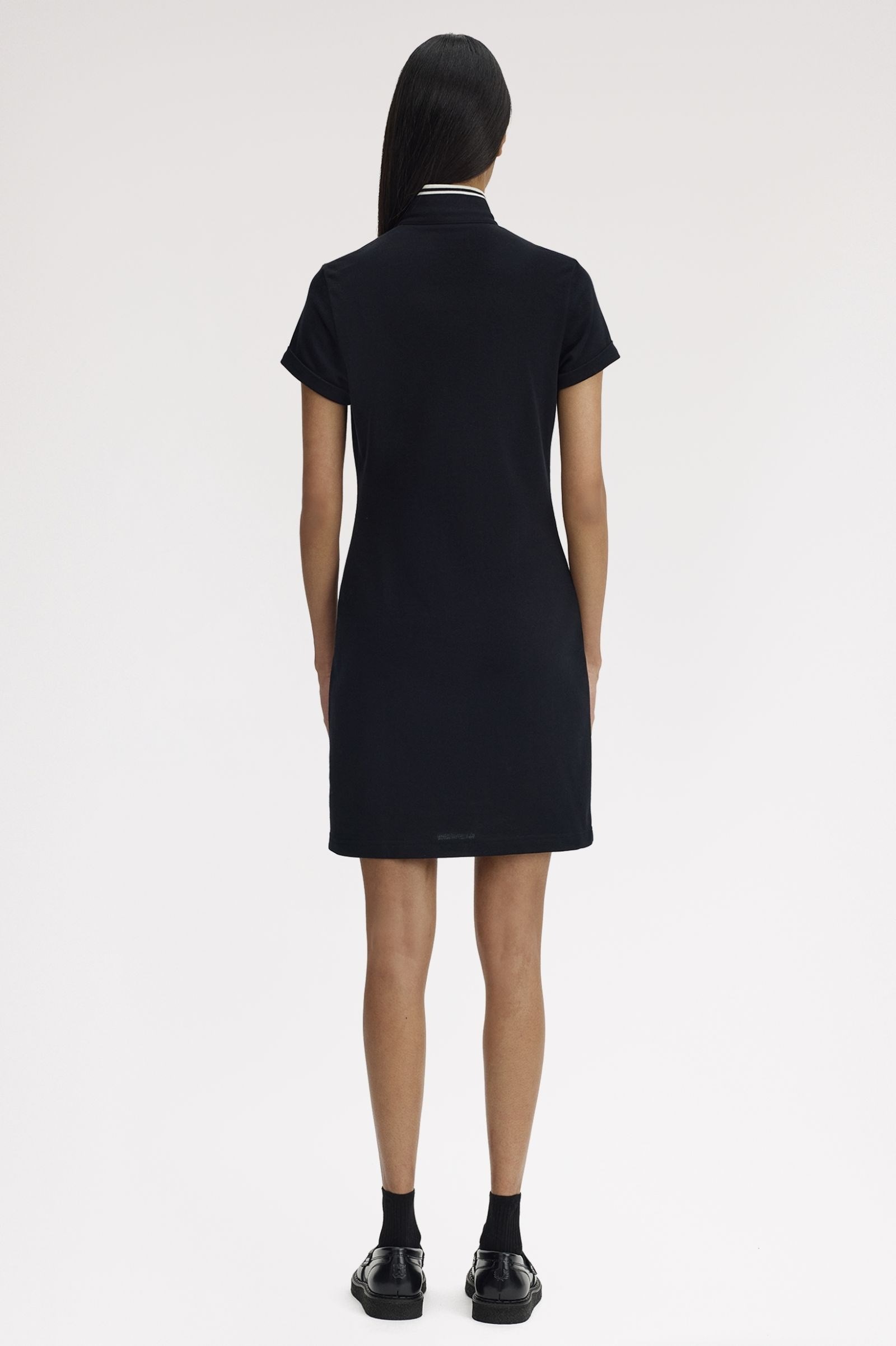 Fred Perry Fred Perry Kadın Regular Fit Logo İşlemeli Kısa Kollu Siyah Elbise SD2140-102