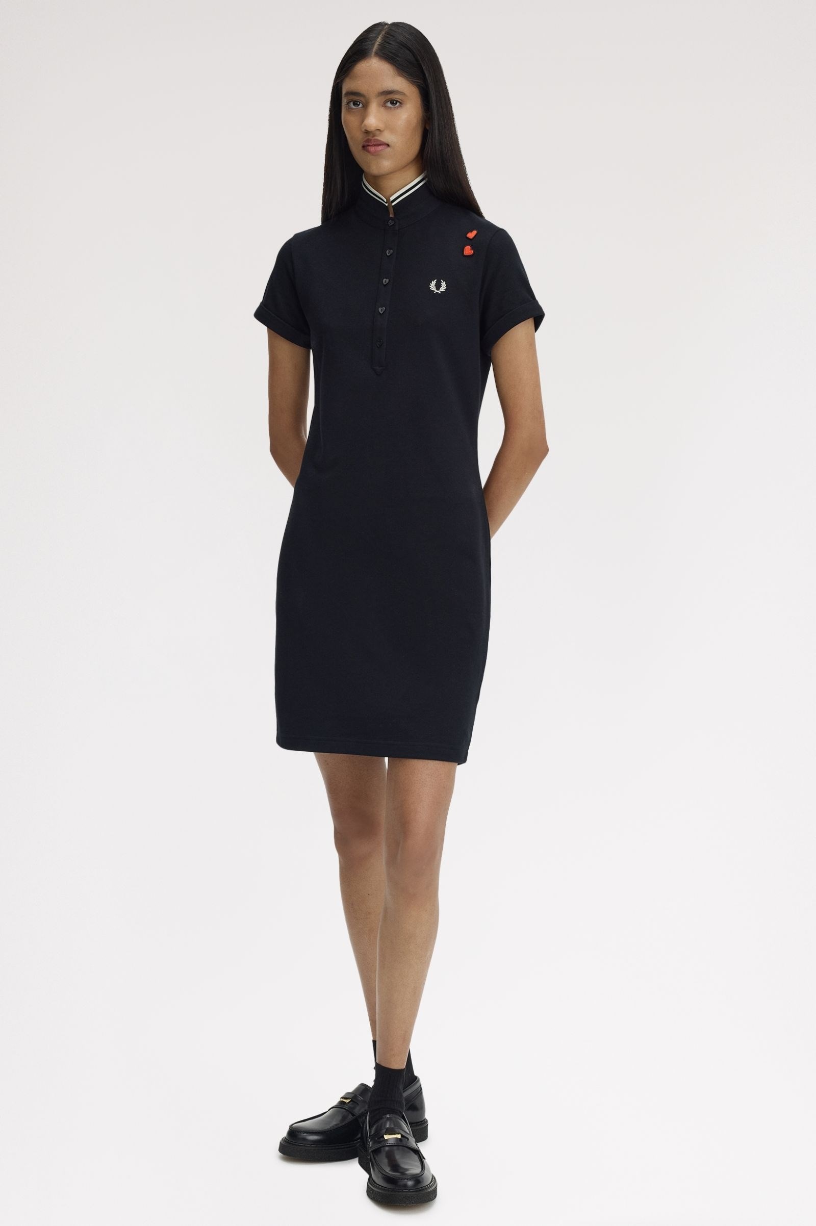 Fred Perry Fred Perry Kadın Regular Fit Logo İşlemeli Kısa Kollu Siyah Elbise SD2140-102