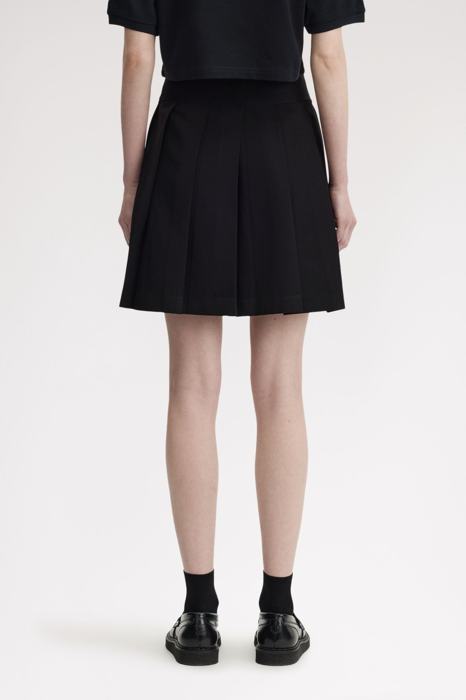Fred Perry Fred Perry Kadın Şerit Detaylı Pileli Esnek Kumaşlı Beli Lastikli Siyah Etek E2106-90A