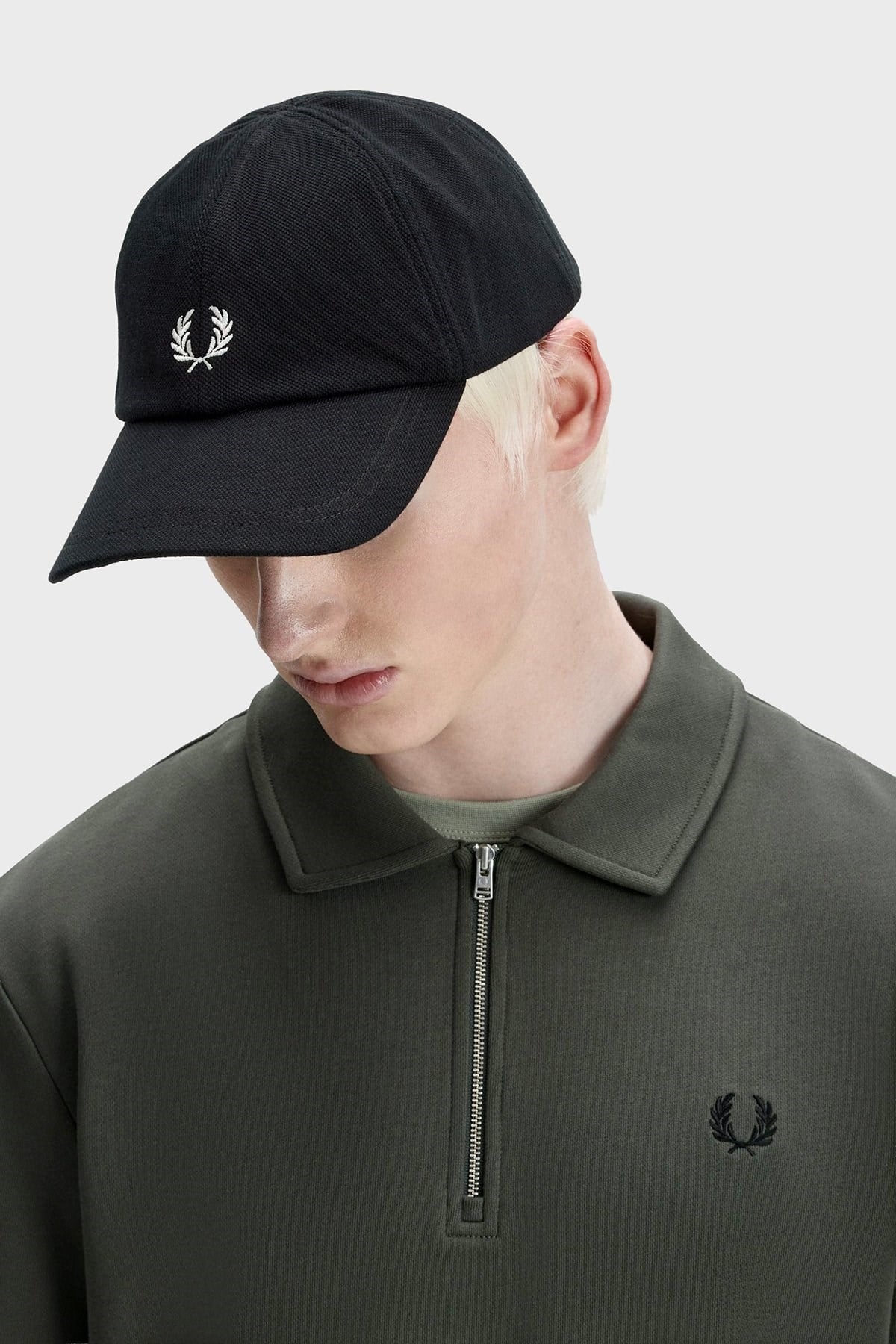 Fred Perry Fred Perry Unısex %100 Pamuk Ayarlanabilir Metal Tokalı Fred Perry Logo Detay Siyah Şapka HW2295-843