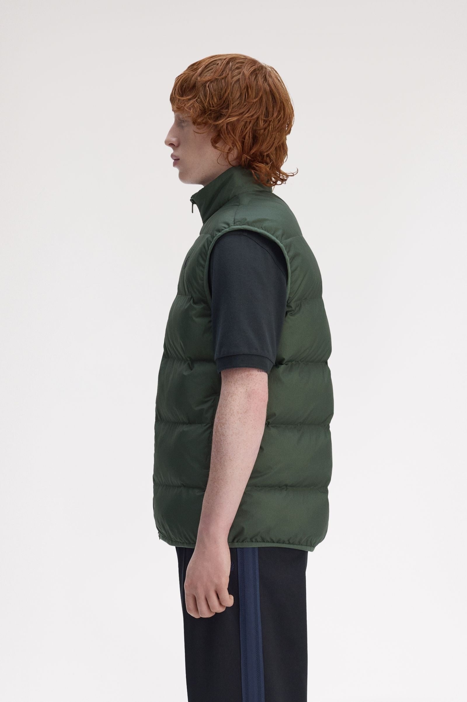 Fred Perry Fred Perry Unısex Dik Yaka Su Tutmayan ve Nefes Alabilir Kumaş Kolsuz Yeşil Yelek J8522-X89